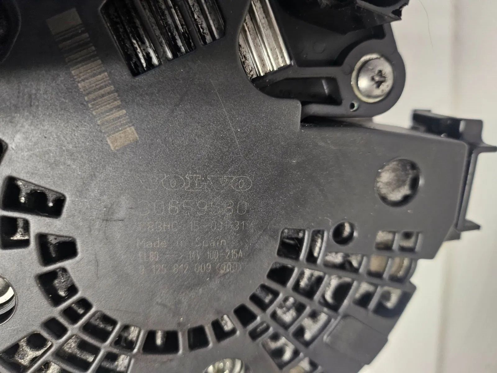 ORIGINAL Volvo V60 II 2018- 2.0D D4 30659580 Generator Lichtmaschine 36002812