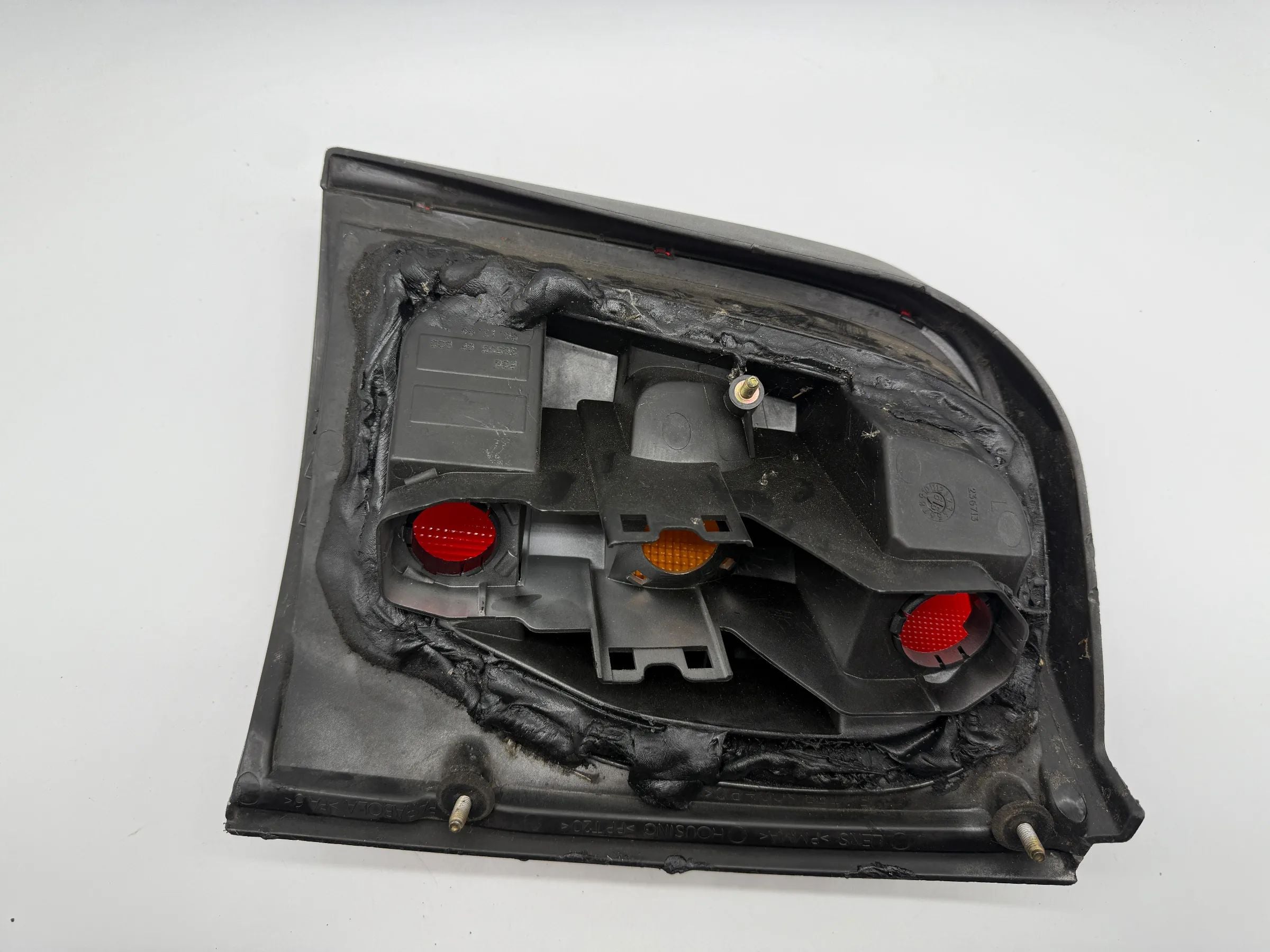 Original Nissan Micra (K11) Rücklicht / Rückleuchte Rechts 265556F600