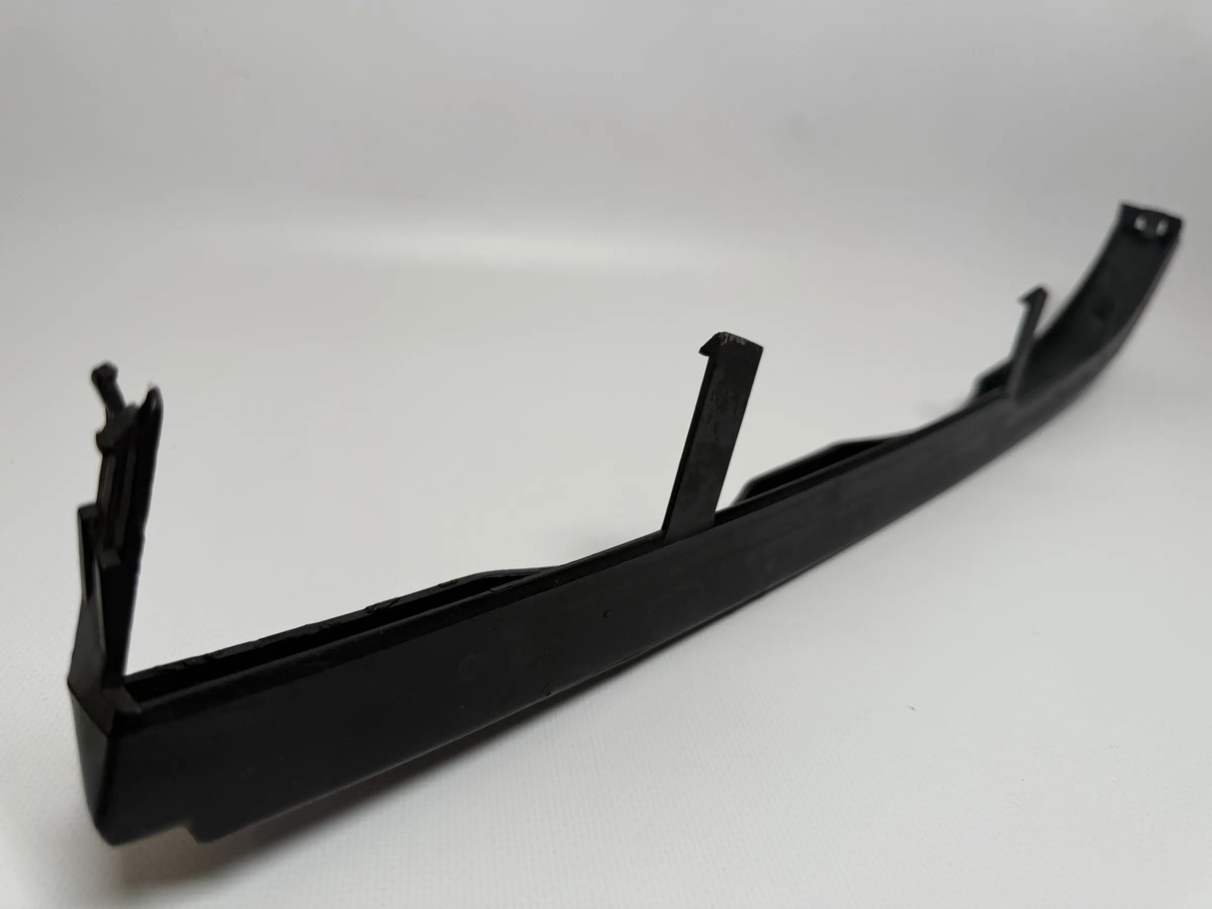 Oryginalna listwa boczna reflektora BMW serii 3 E46 prawa czarno-szara 51.13-8208482