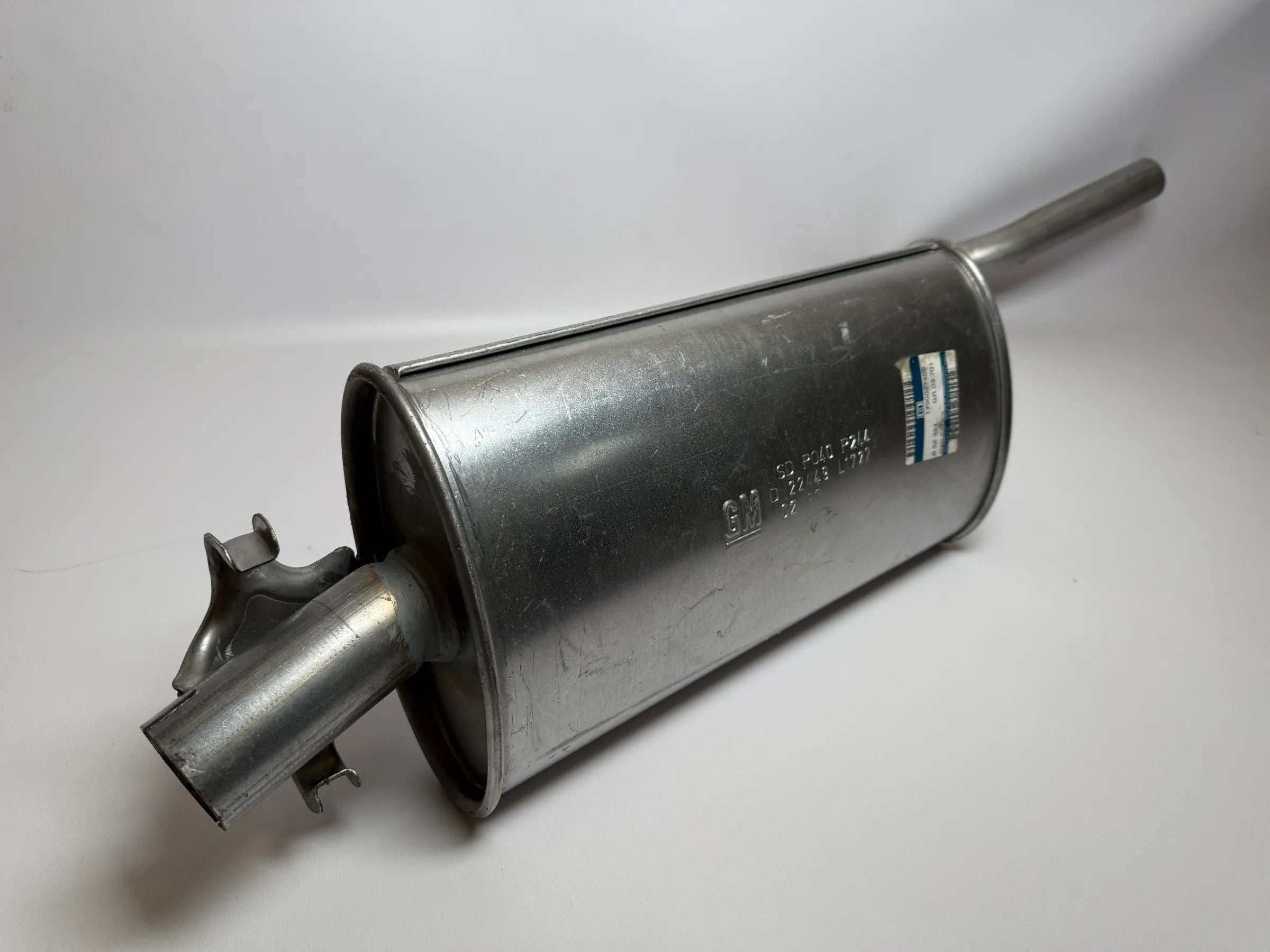 Oryginalny środkowy tłumik Opel Rekord E / Carlton MK 90027409