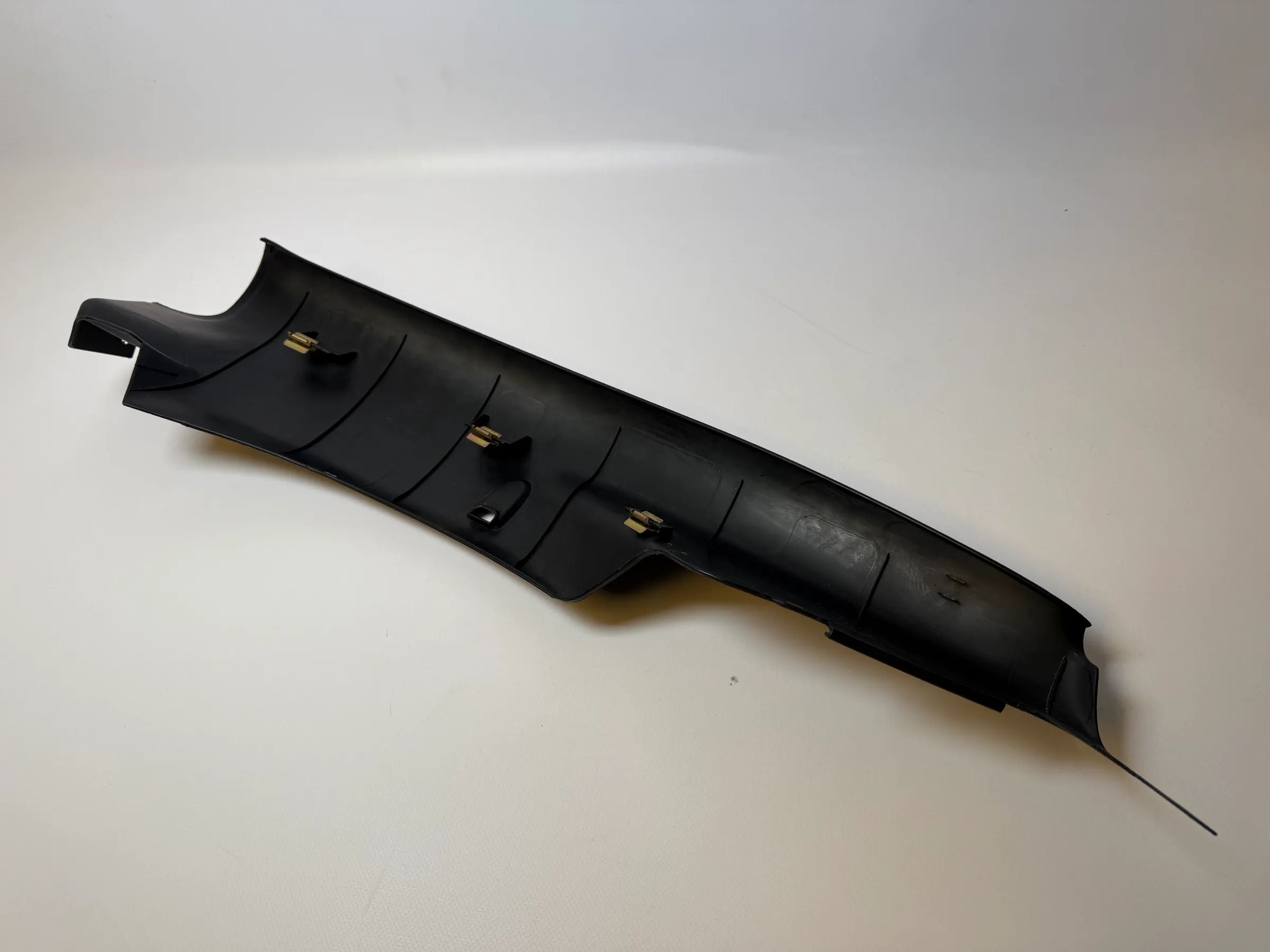 Oryginalna osłona boczna słupka C lewa VW Golf 4 IV 1J4 867 767 A