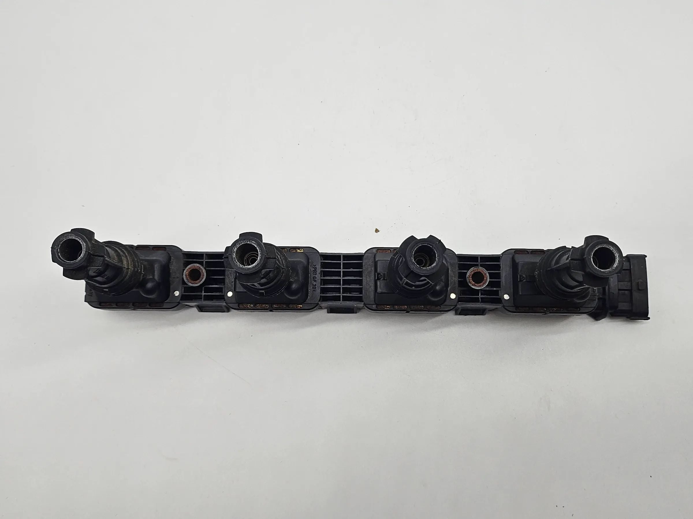 Oryginalna cewka zapłonowa Bosch Opel Corsa 1.2 16V C 0221503015
