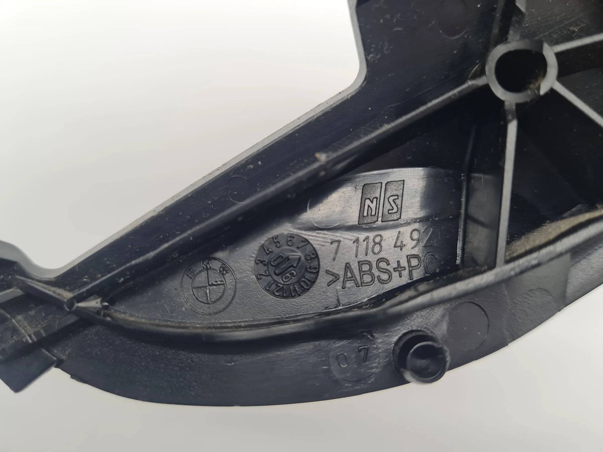 Original BMW 1er/3er (E87/E90/E91) Blende Gurtbeschlag Rechts 7118492