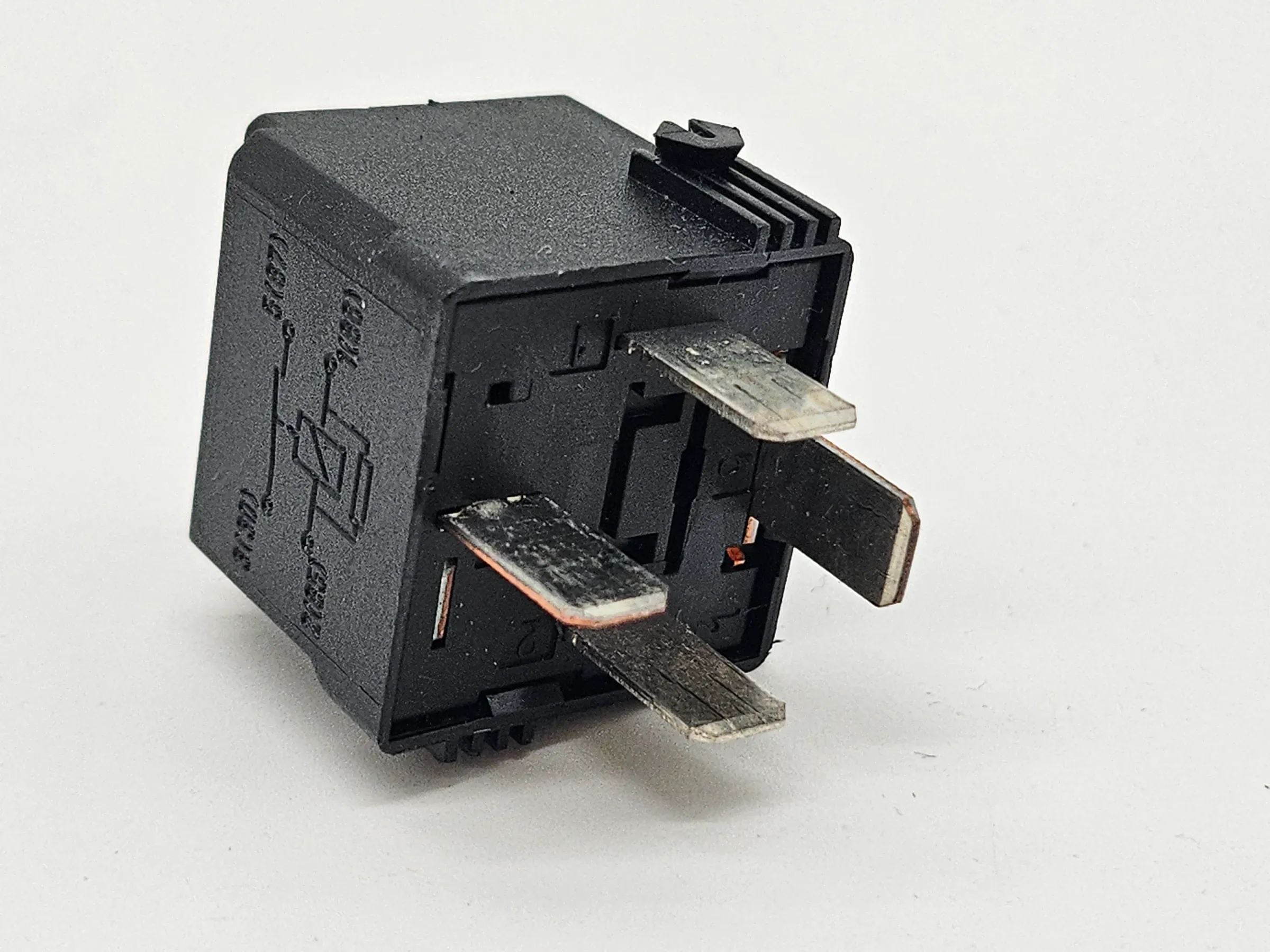 Mercedes-Benz S Klasse W221 HELLA รีเลย์มัลติฟังก์ชัน 4RA00779100 A0025421319 อะไหล่แท้
