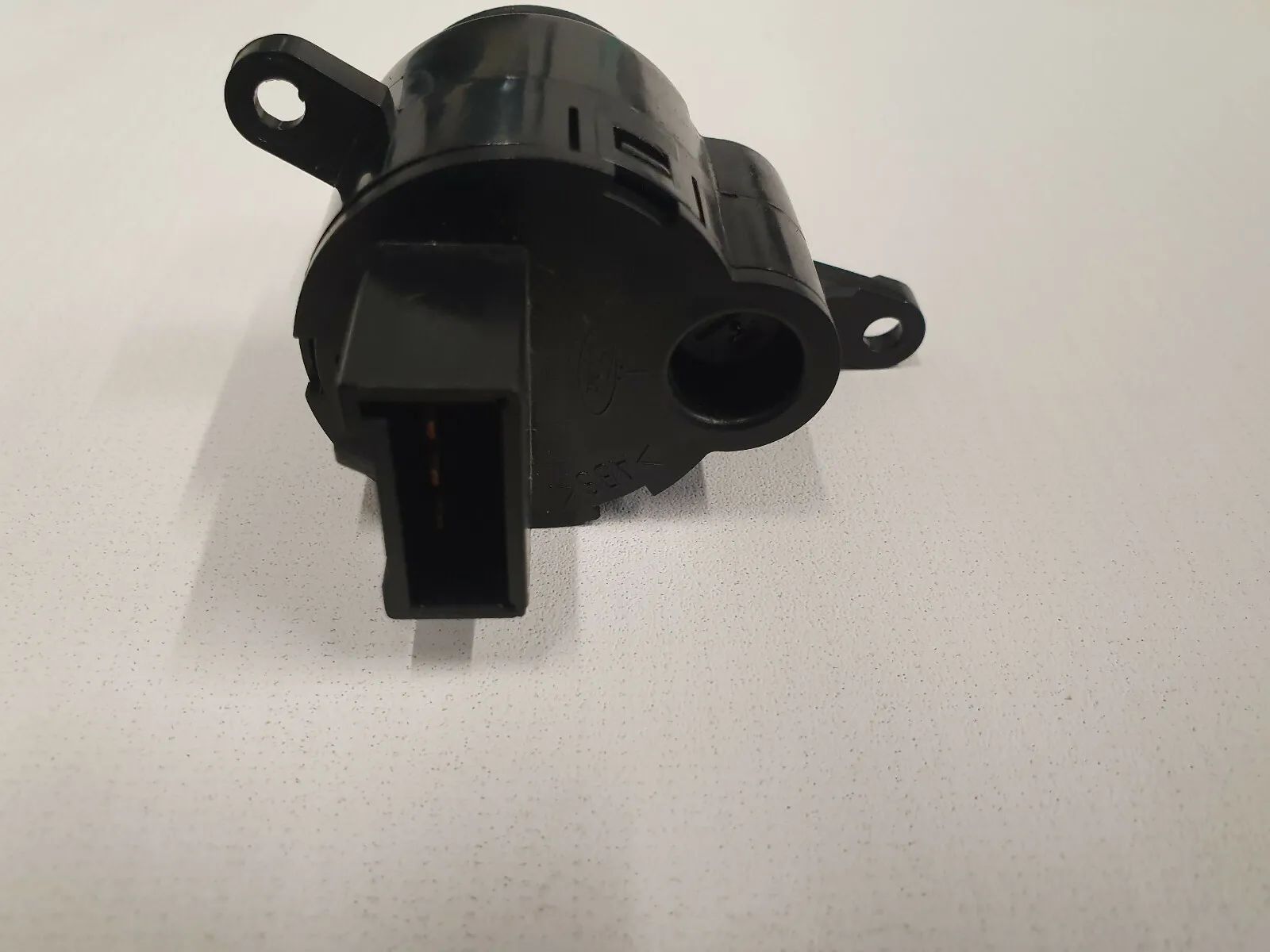 All-wheel drive switch AWD 4x4 Ford Explorer Bj.03 XL54-7ZI56-BA K36 