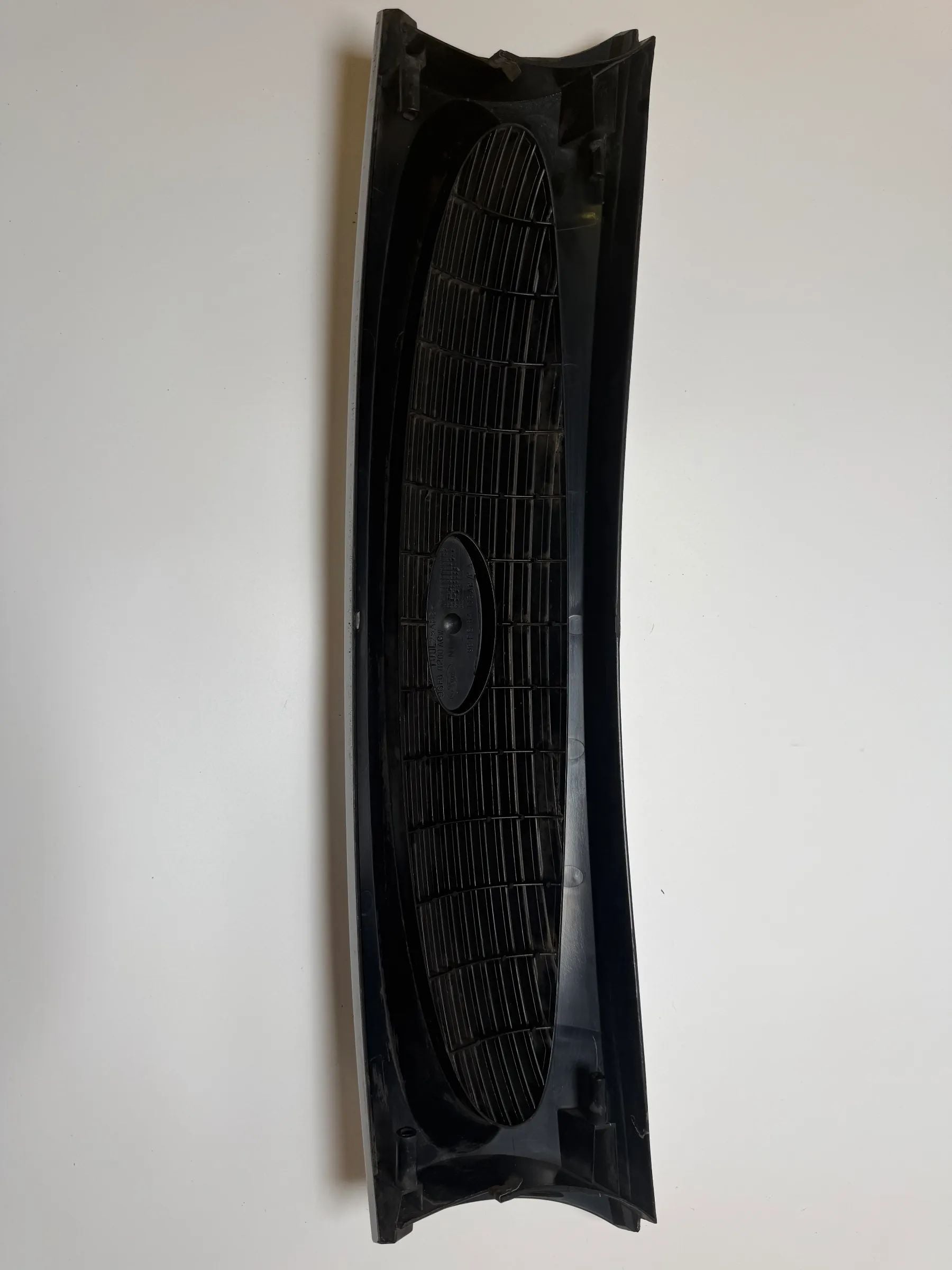 Calandre Grille Avant 96FB-8200-ACW Ford Fiesta Courier 1997 J5S