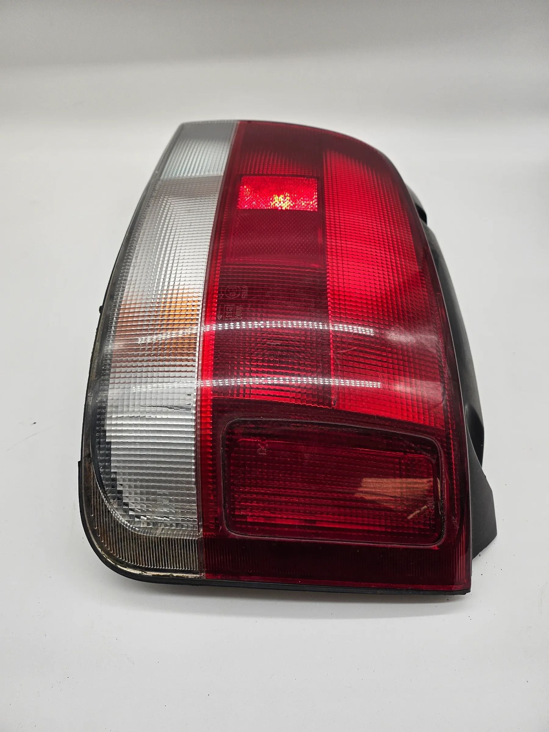 Suzuki Baleno BJ 1997 Farolim Traseiro Direito 220-32018