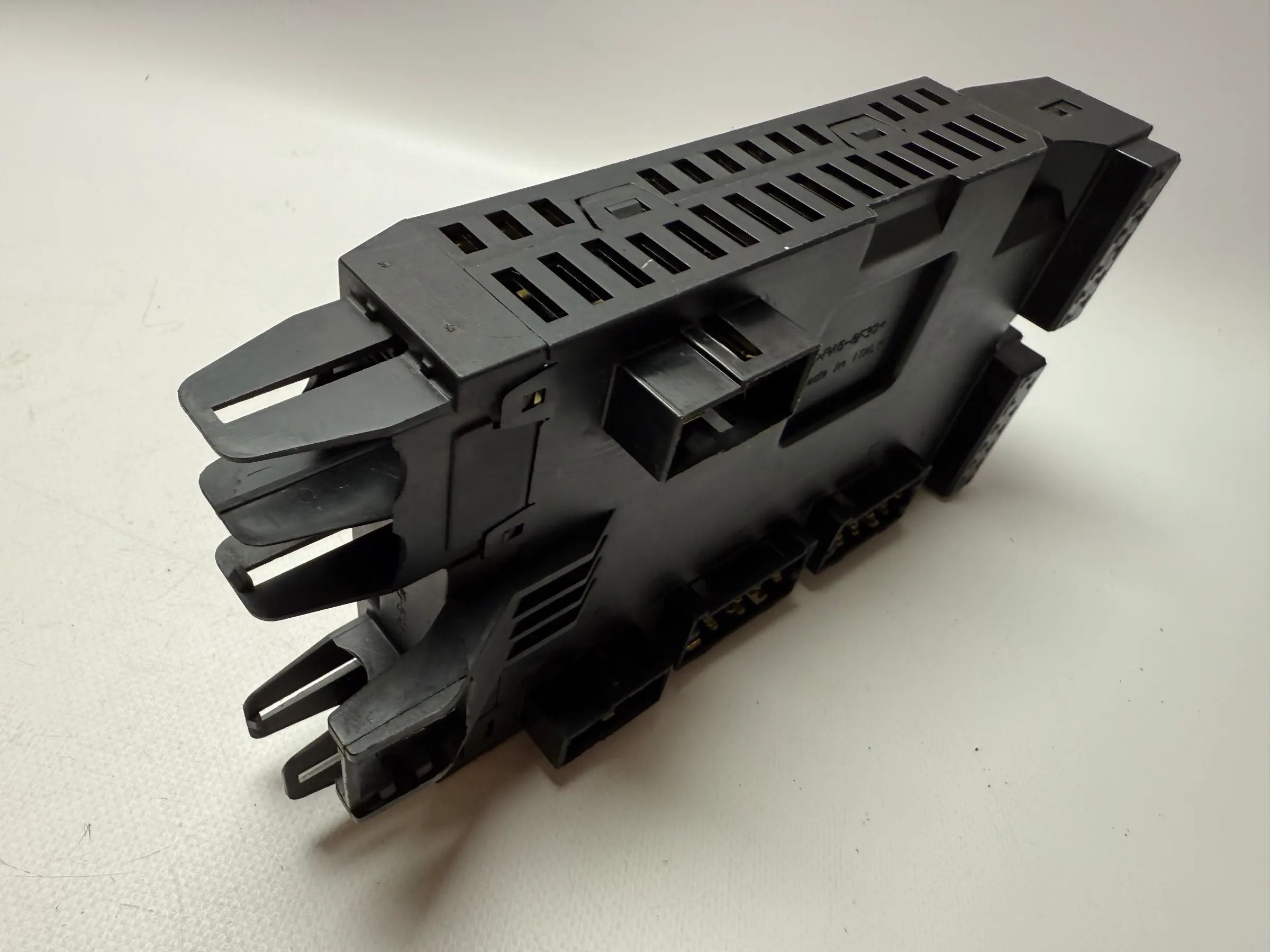 Caja de fusibles original MERCEDES-BENZ SPRINTER (905) N A9015400350