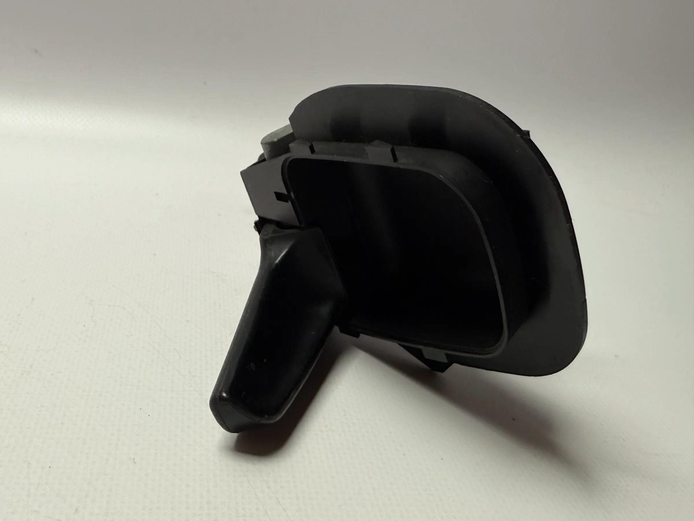 Оригинальная внутренняя ручка двери BMW E36 51.21-1960 807