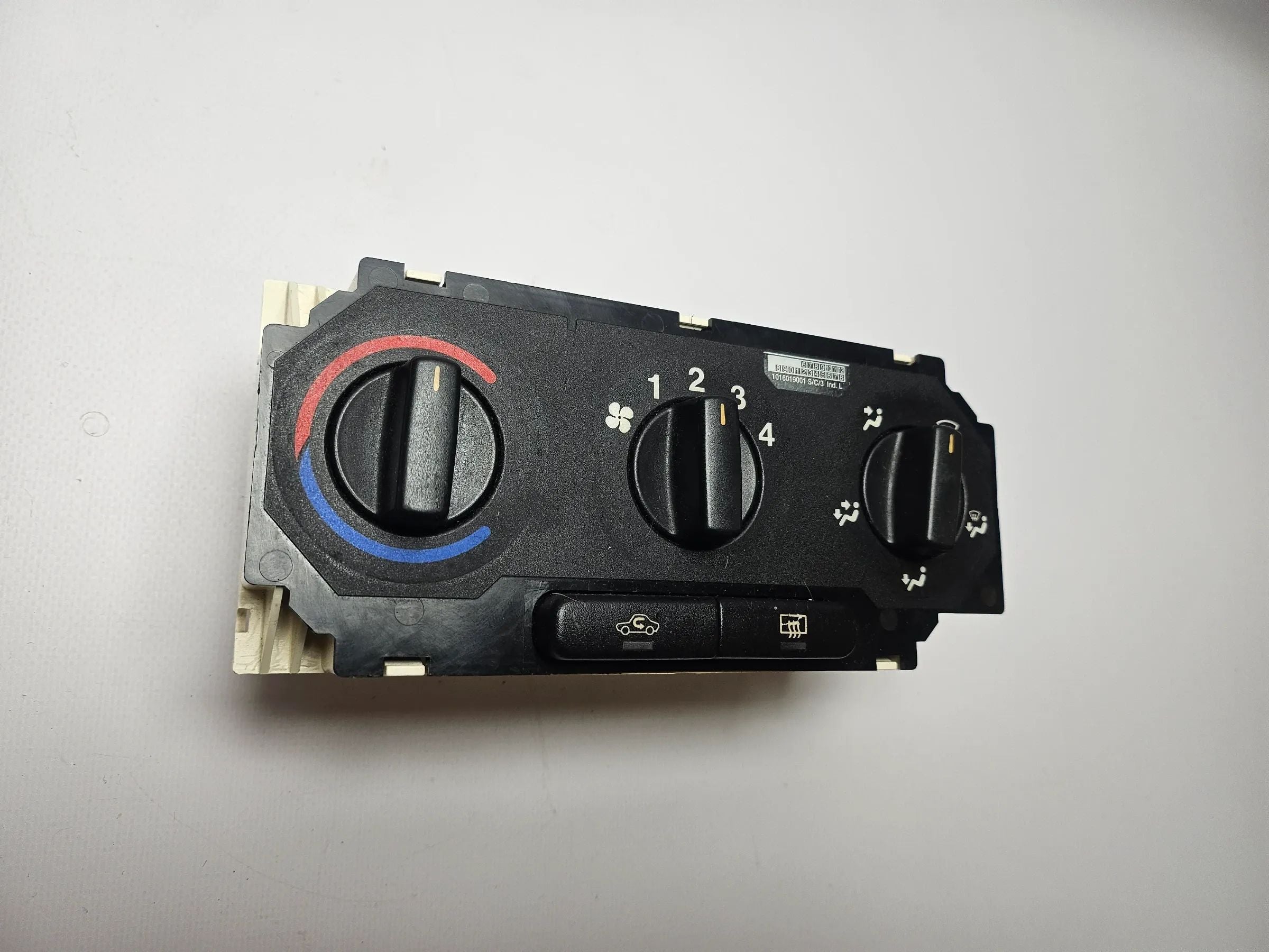 อะไหล่แท้ Opel Astra G 90560365 รีเลย์พัดลมแผงควบคุมความร้อน