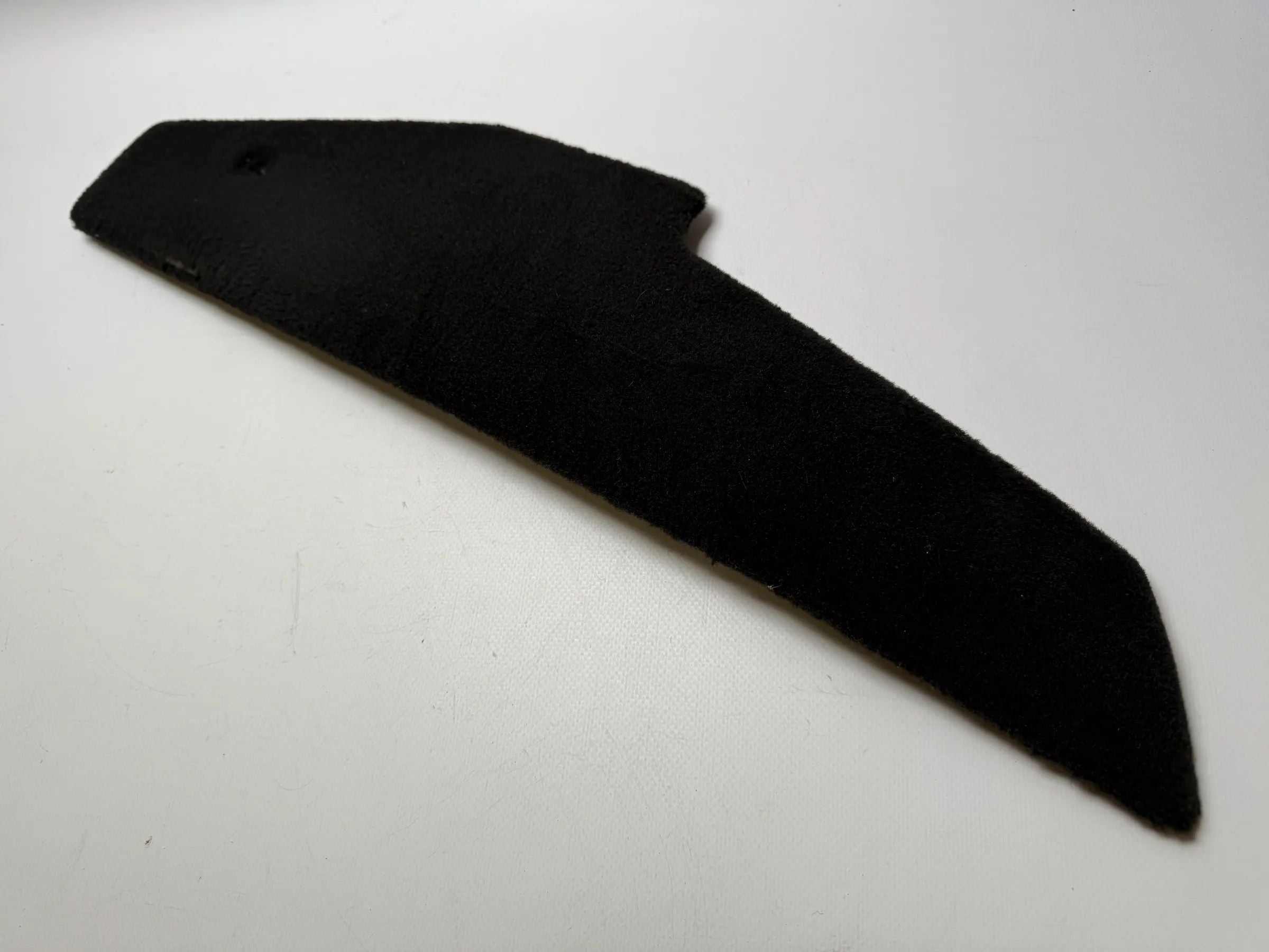 Oryginalna osłona konsoli środkowej dywanik lewy BMW 5er E39 8159691