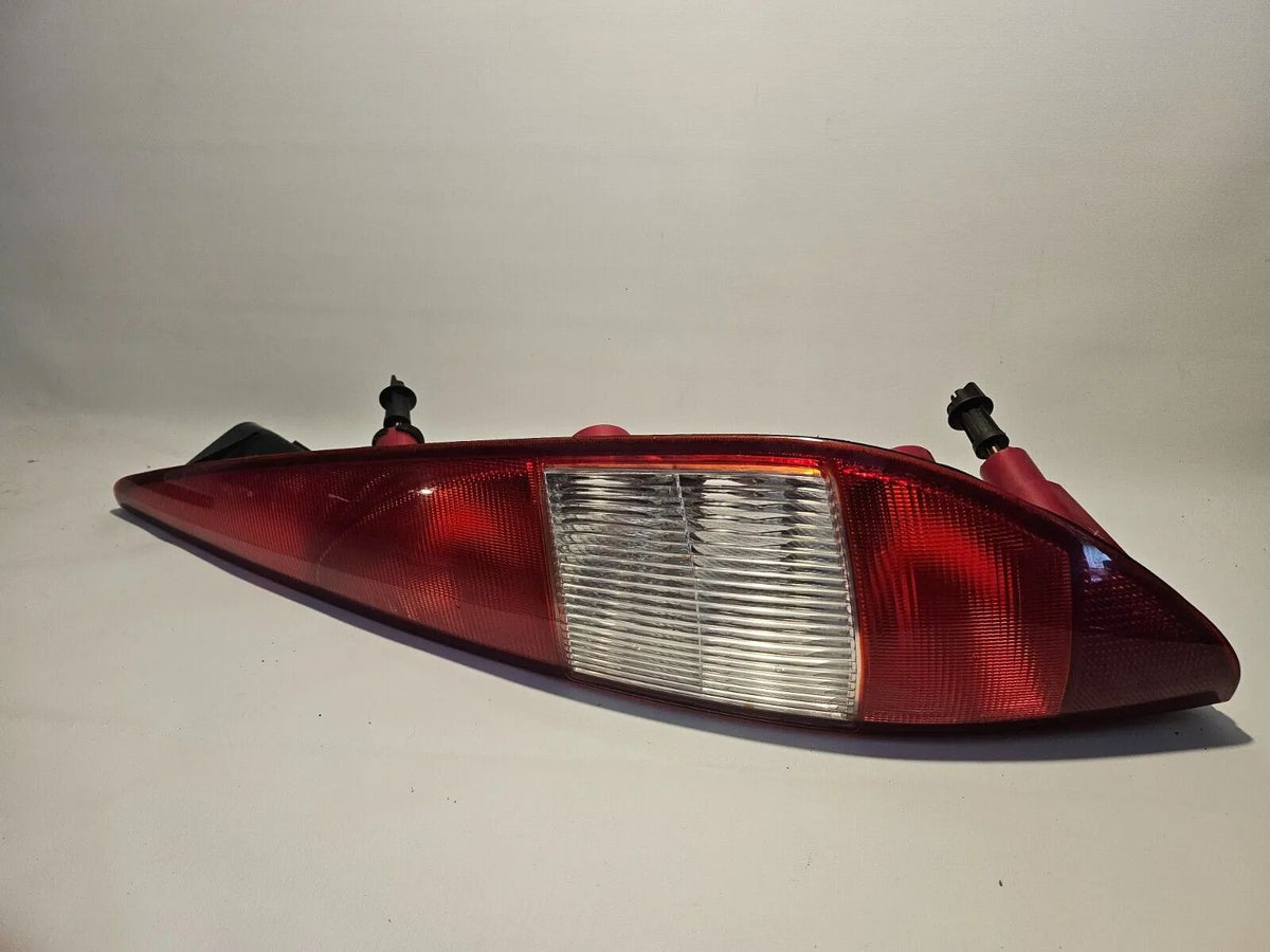 Tail light right Ford Mondeo MK3 BWY station wagon 1S71-13404-C 