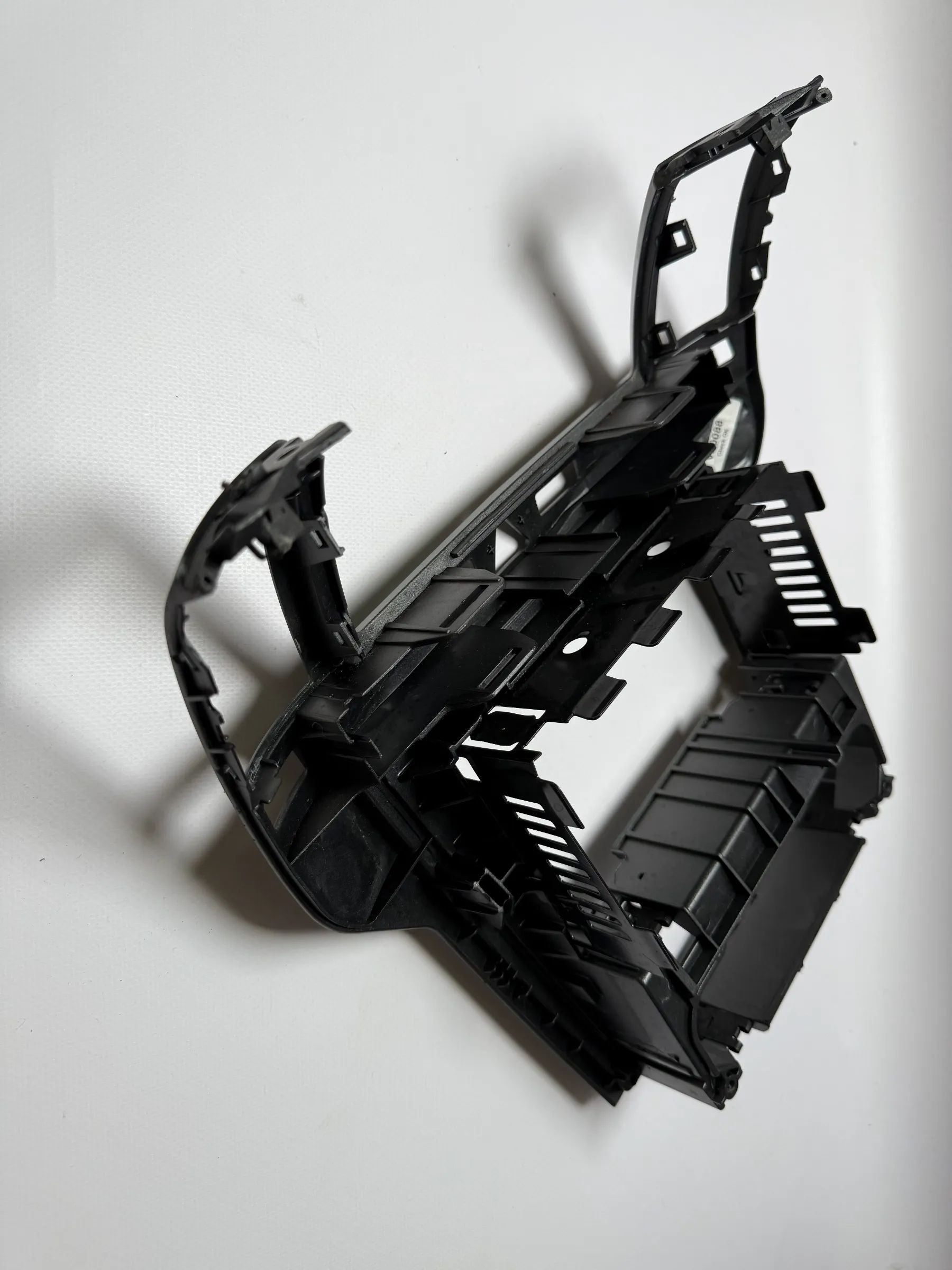 Оригинальная накладка рамки центральной консоли Опель Зафира Б 13162556