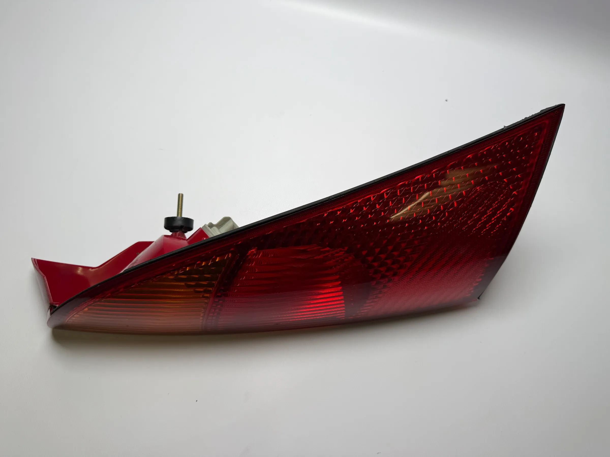 ไฟท้ายซ้าย FORD FOCUS (DBW) 1.6 16V 1M51-13405-A