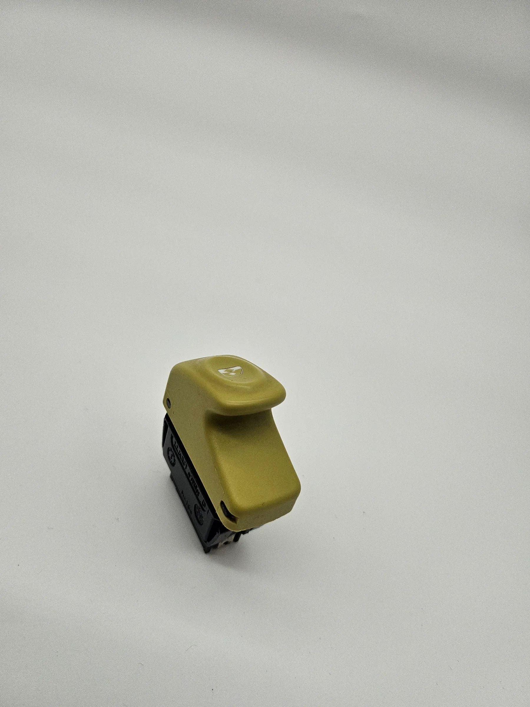 Interrupteur lève-vitre d'origine Renault Twingo C06 425386J