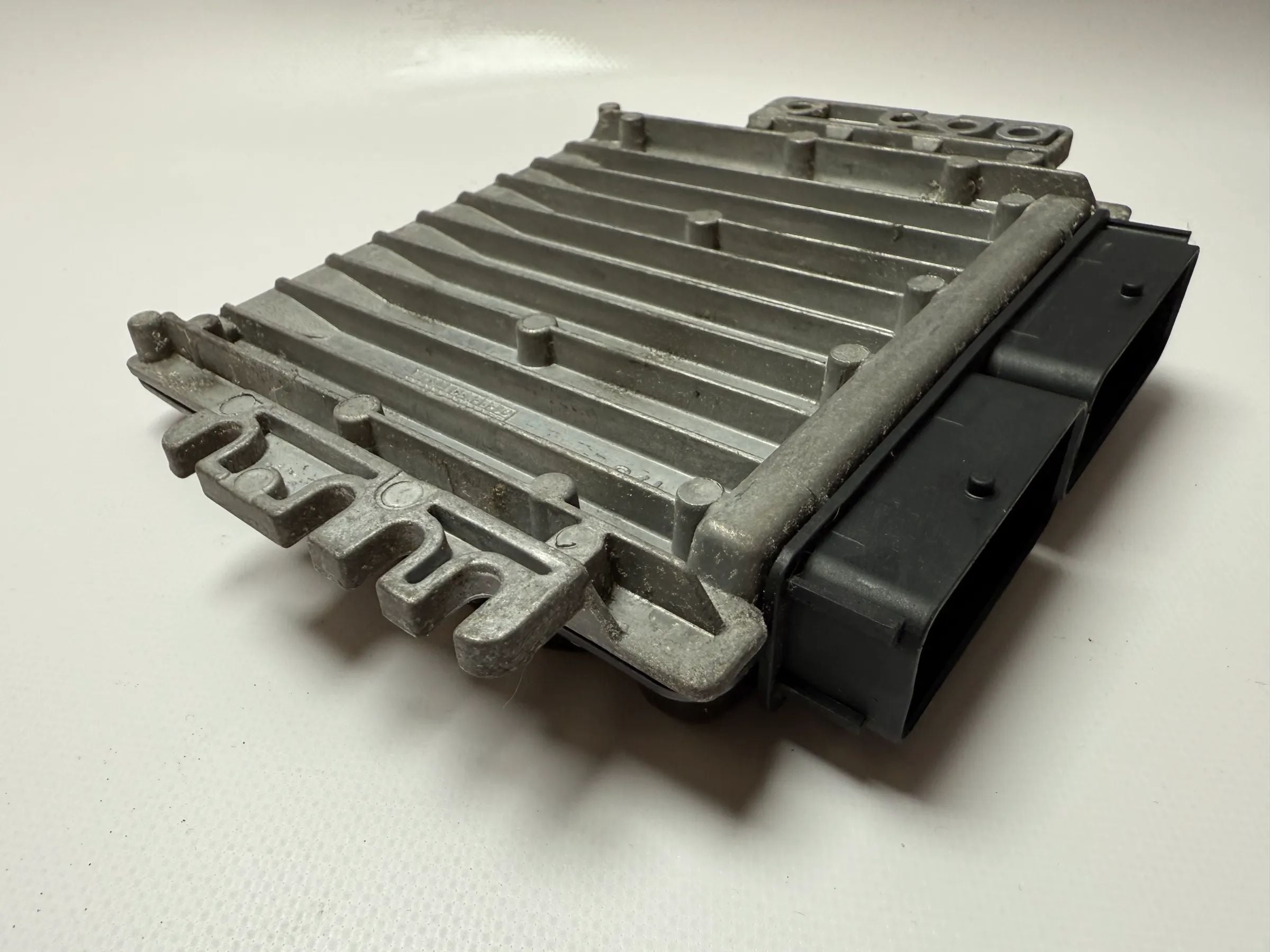 Оригинальный блок управления двигателем Siemens для Renault Clio MK2 S118301111A / 8200189312