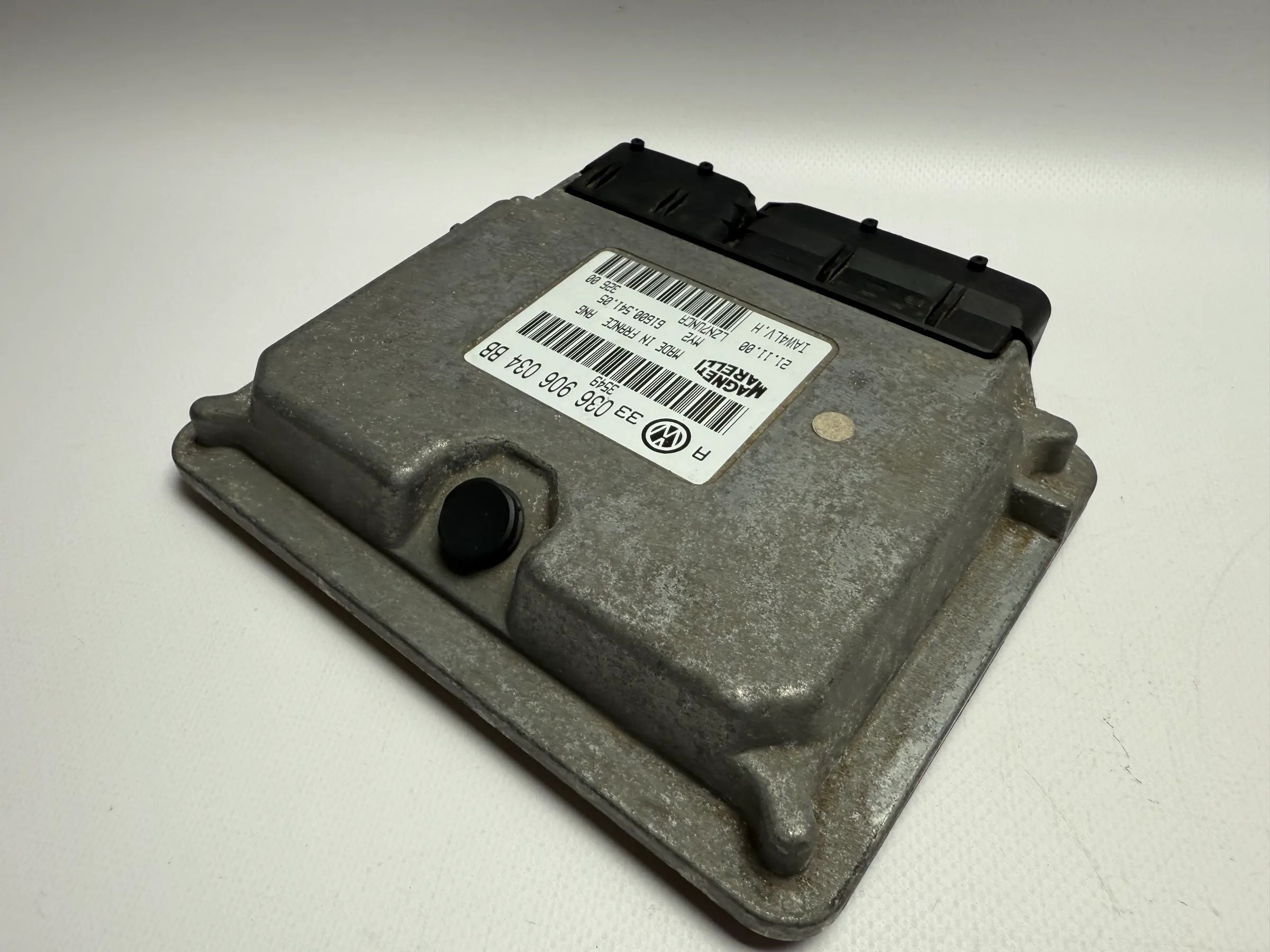 Original VW Golf 4 IV / Bora engine control unit 036906034BB 