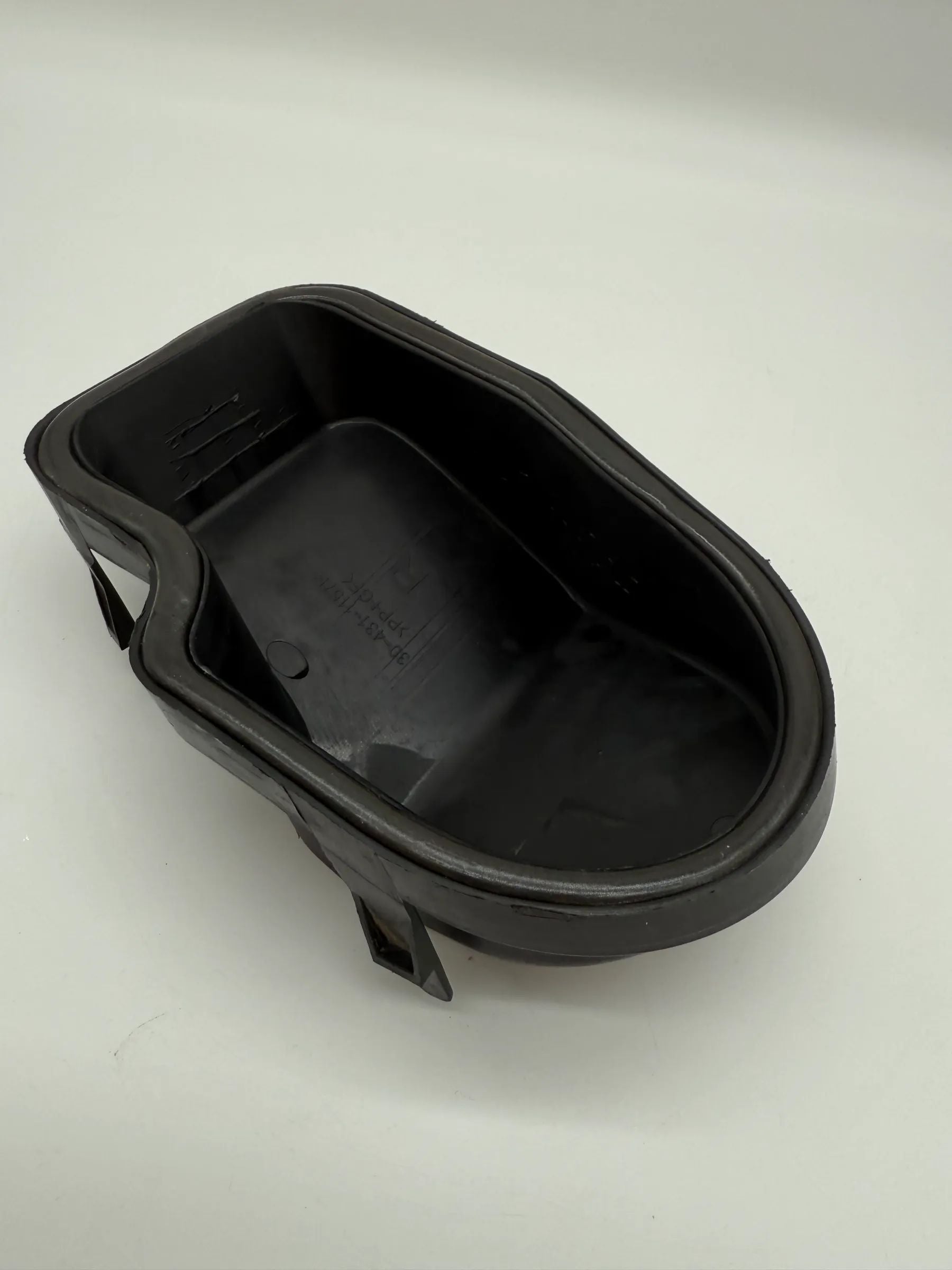 Ford Focus 2002 Right Headlight Cover 304311157R OLT6657 