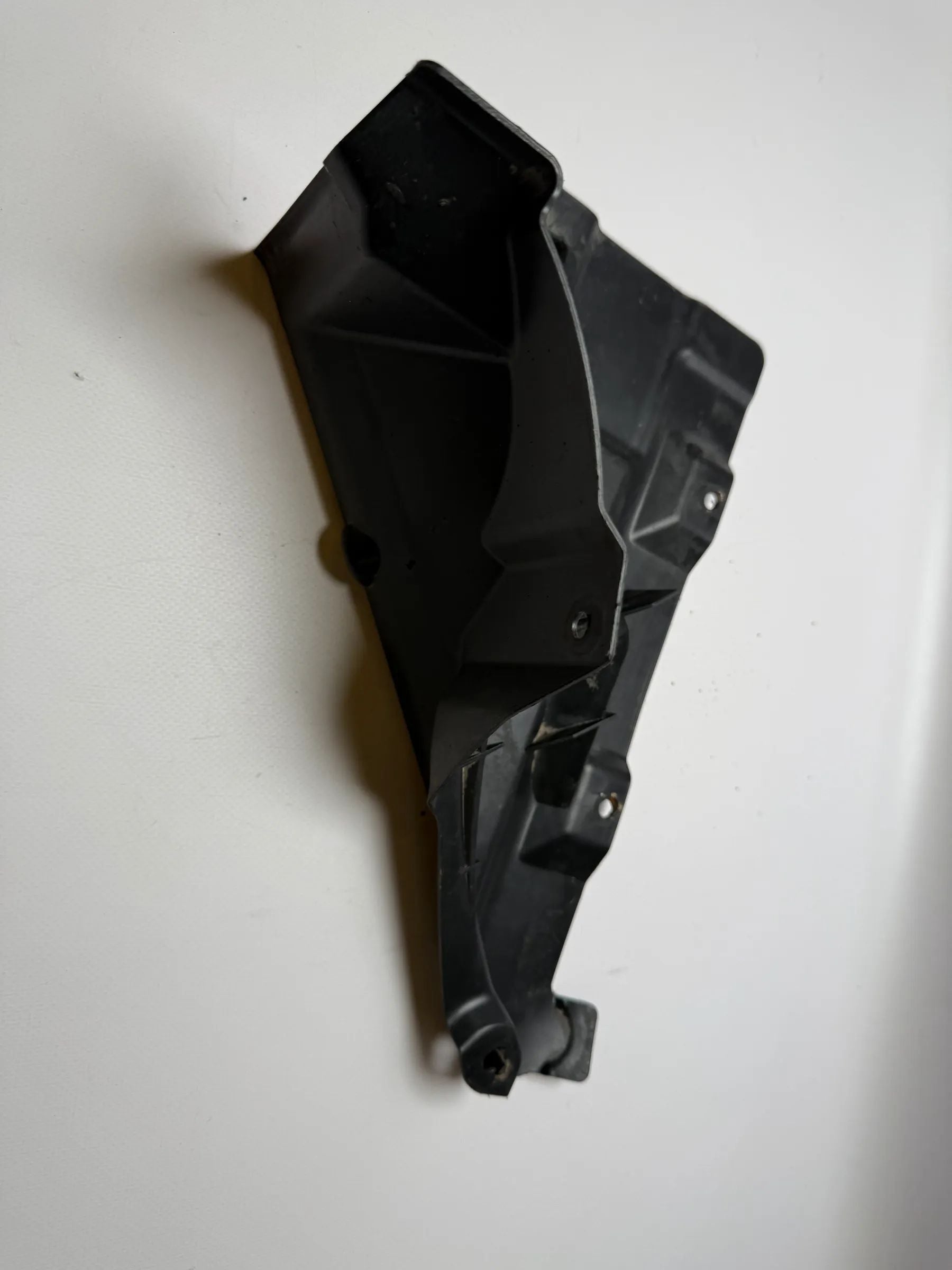 Оригинальная левая защита от грязи BMW E91 3 серии E90 E92 E93 E84 51717159189