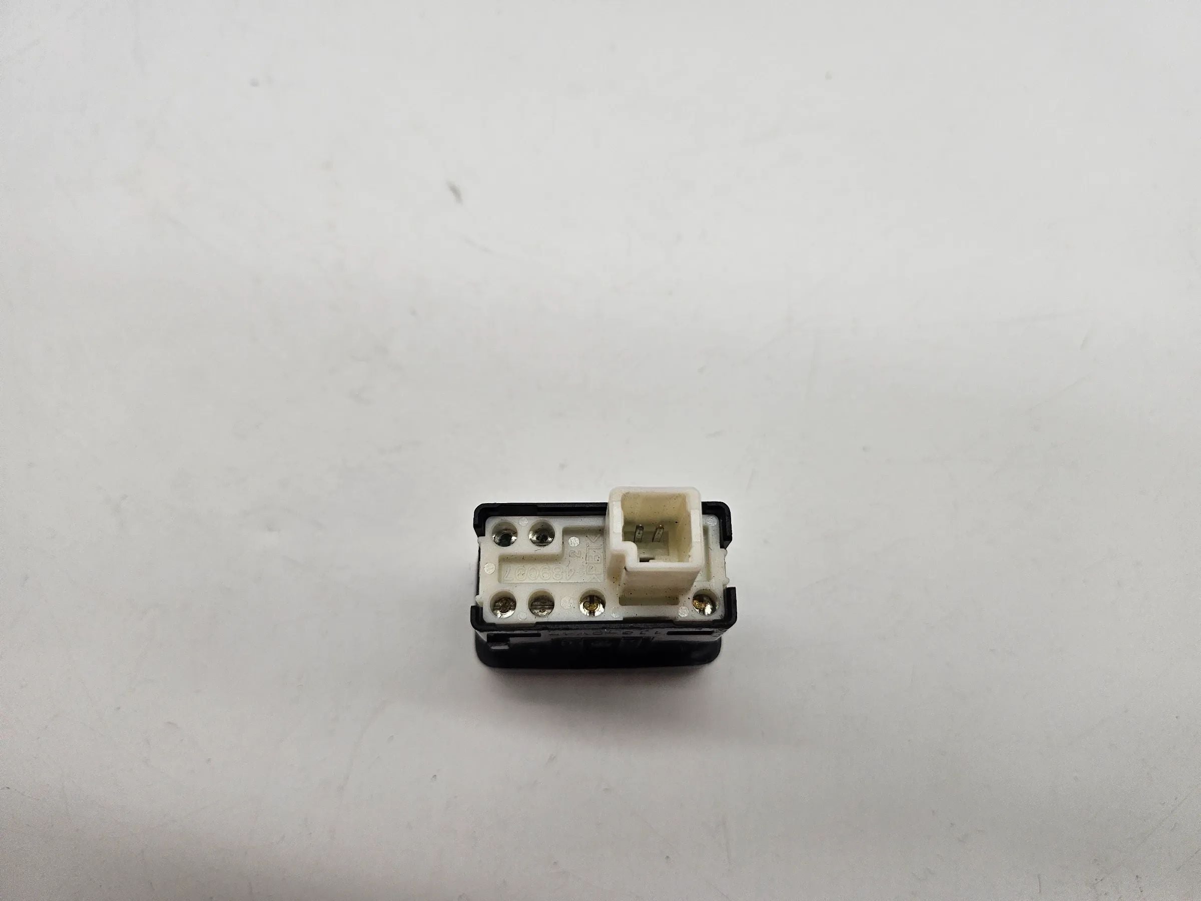 Oryginalny przełącznik centralnego zamka Daihatsu Cuore Bj 2004 489097