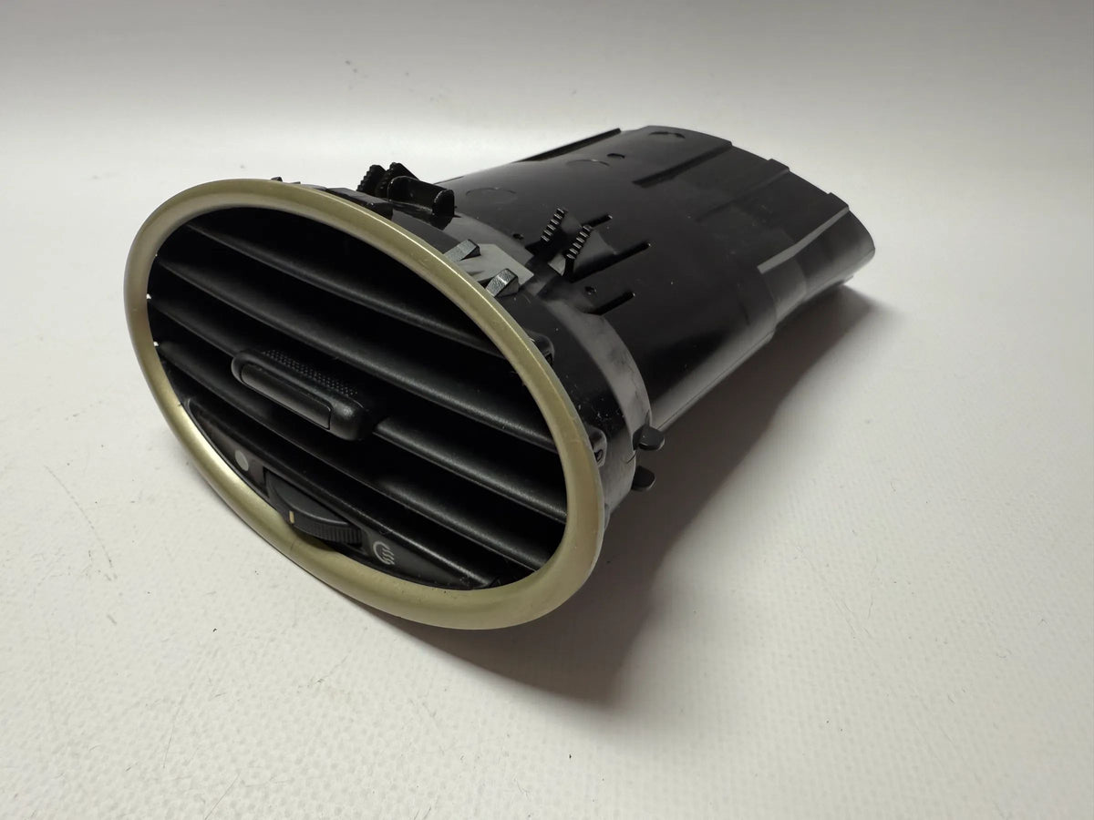 Оригинальная воздушная решетка Ford Focus II 2 4M51A014L21AD