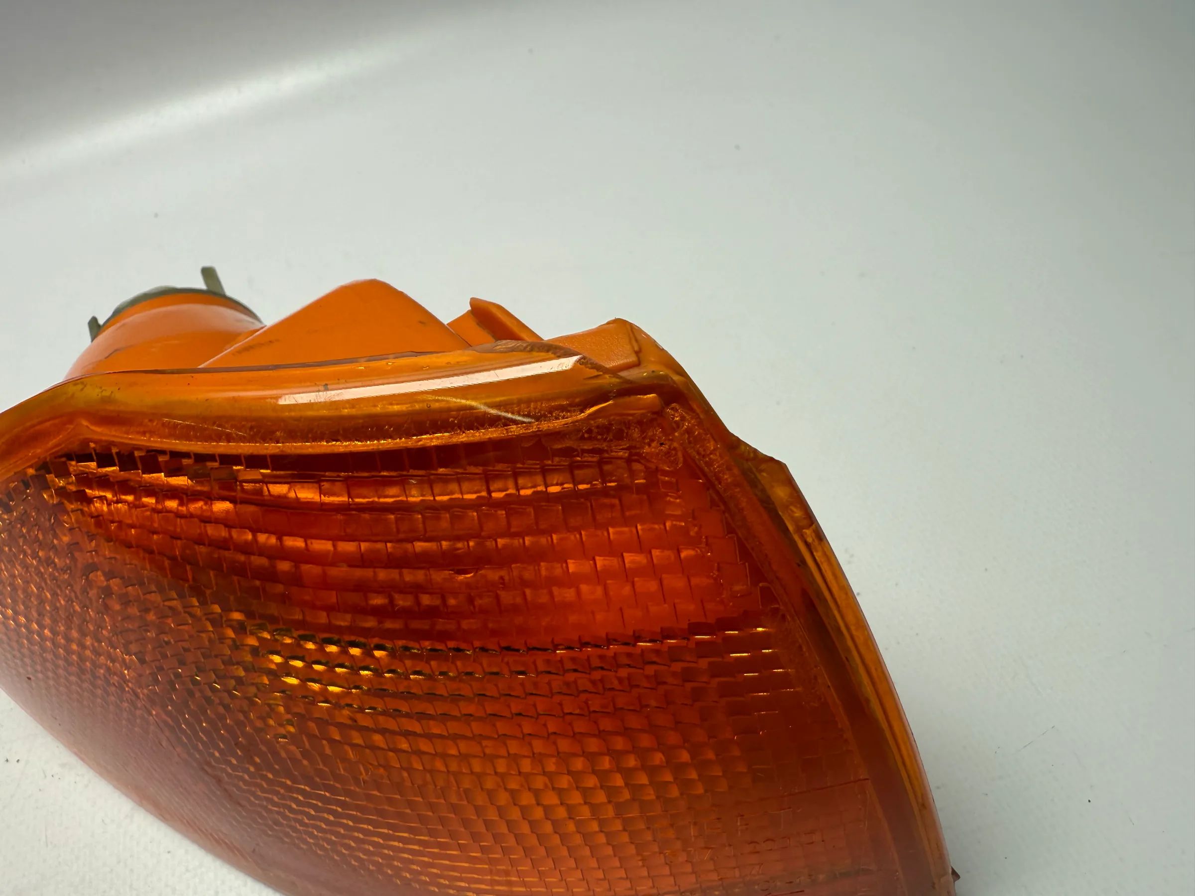 Оригинальный правый передний оранжевый указатель поворота Opel Astra F 1991-1994 90421897