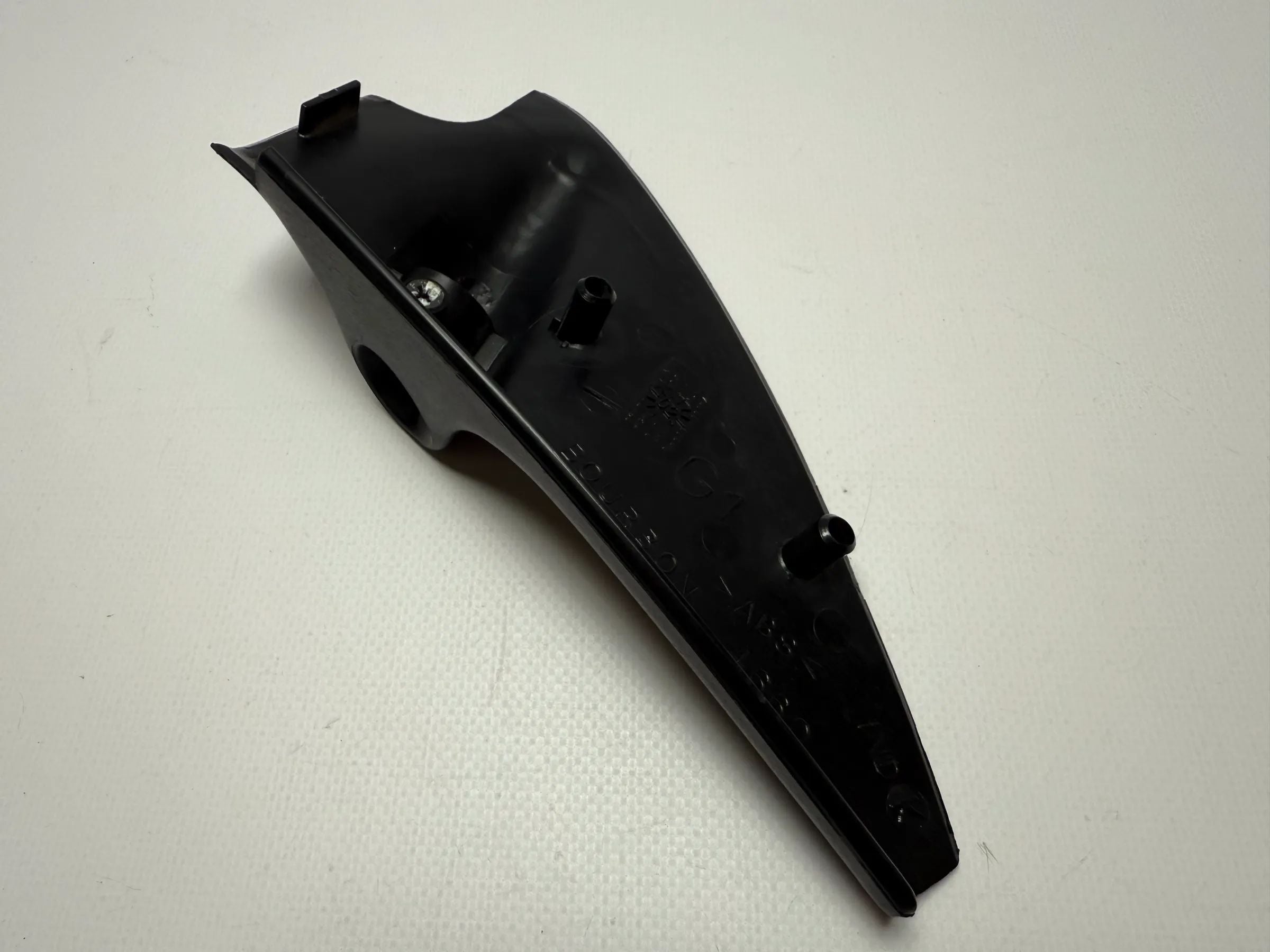 Oryginalna osłona lustra wewnętrznego Peugeot 106 lewa 9610363277