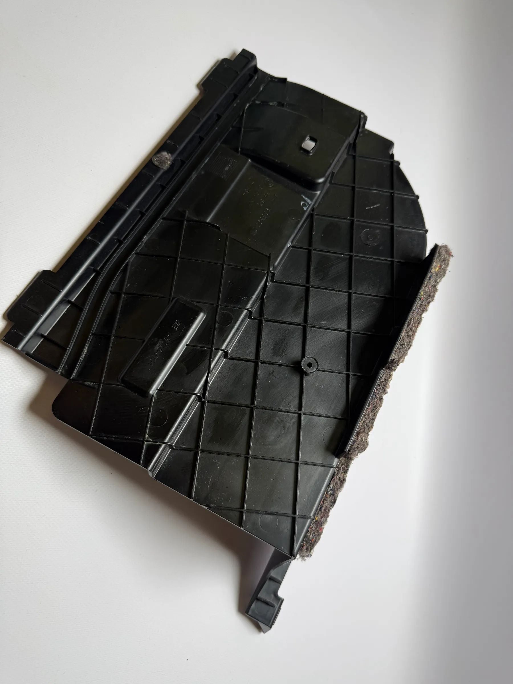 Оригинальная крышка аккумулятора багажника BMW E91 Touring 7068890