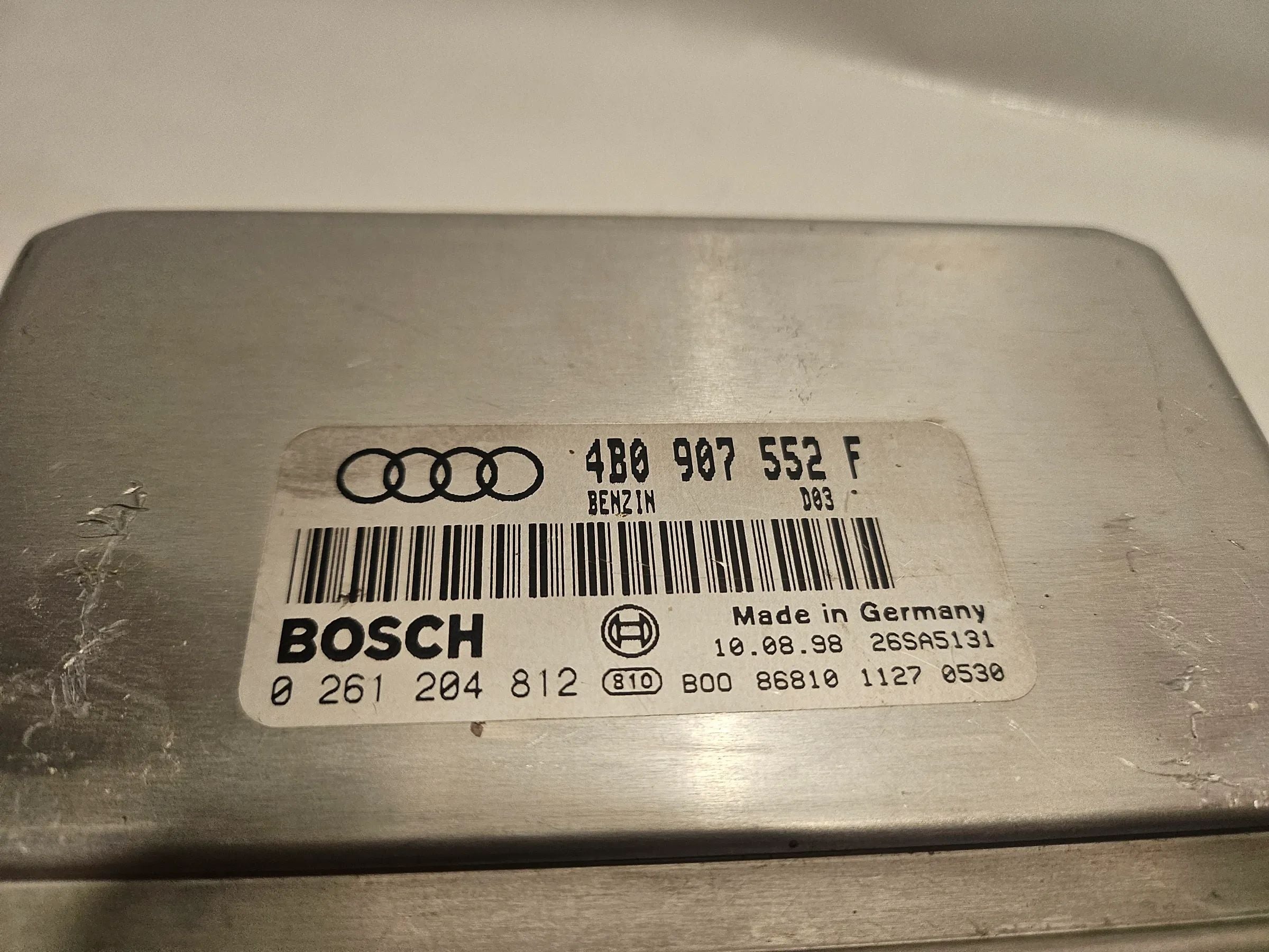 純正 Audi A4 (8D) 2.4 ALF 4B0907552F 121KW エンジンコントロールユニット 0261204812