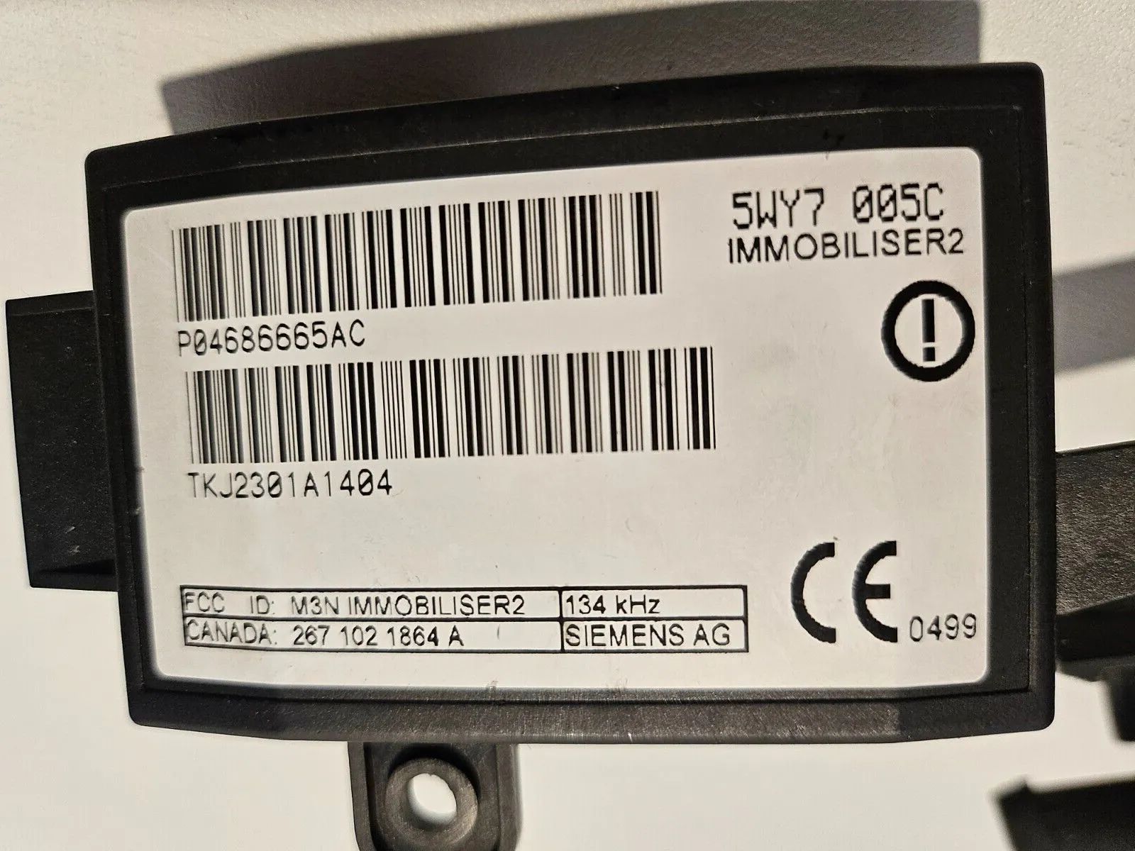 original Chrysler Voyager inmovilizador bloqueo de arranque transmisor P04686665AC