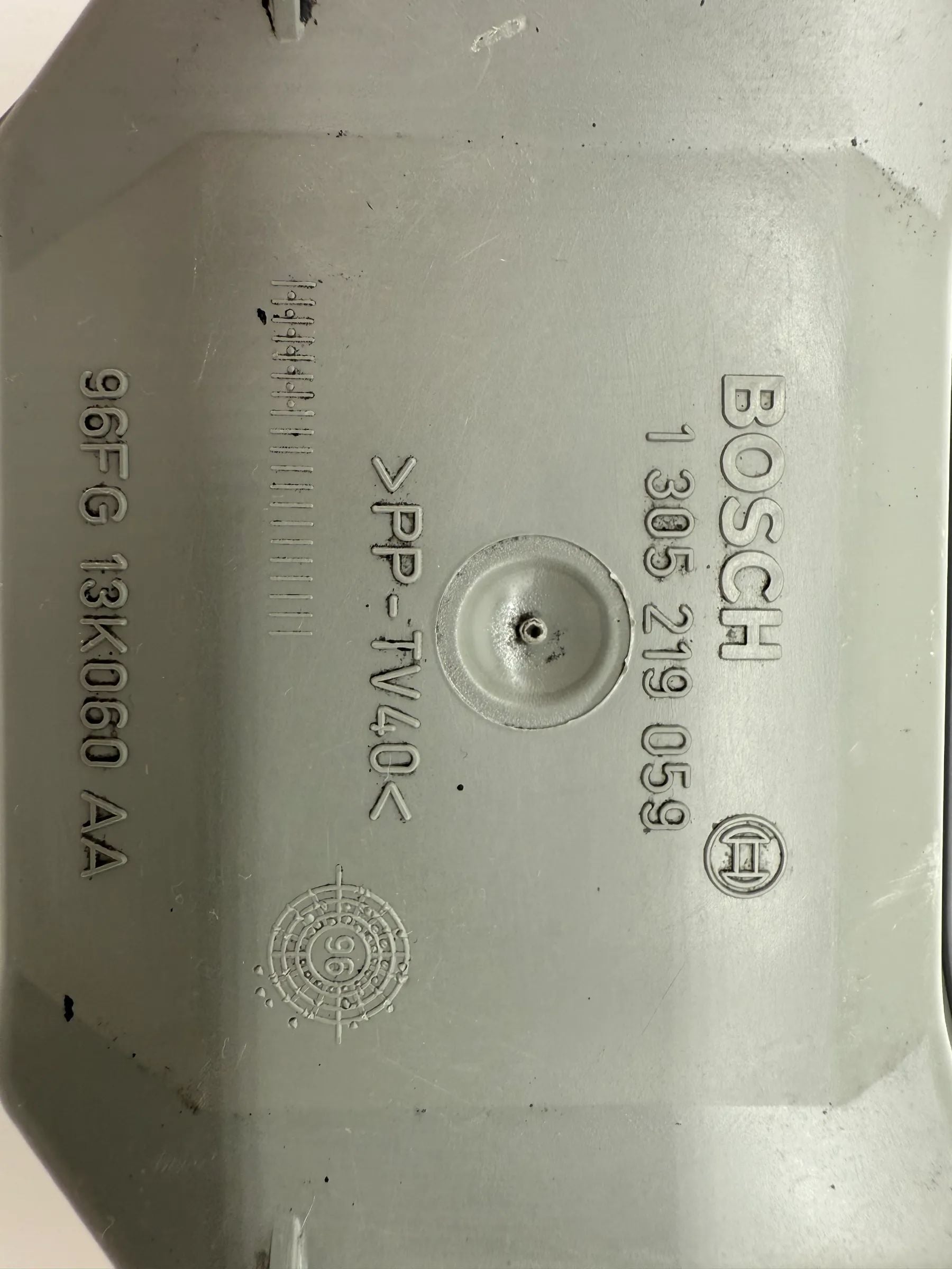 Tampa Original Farol Direito/Esquerdo Ford Fiesta 1305219059