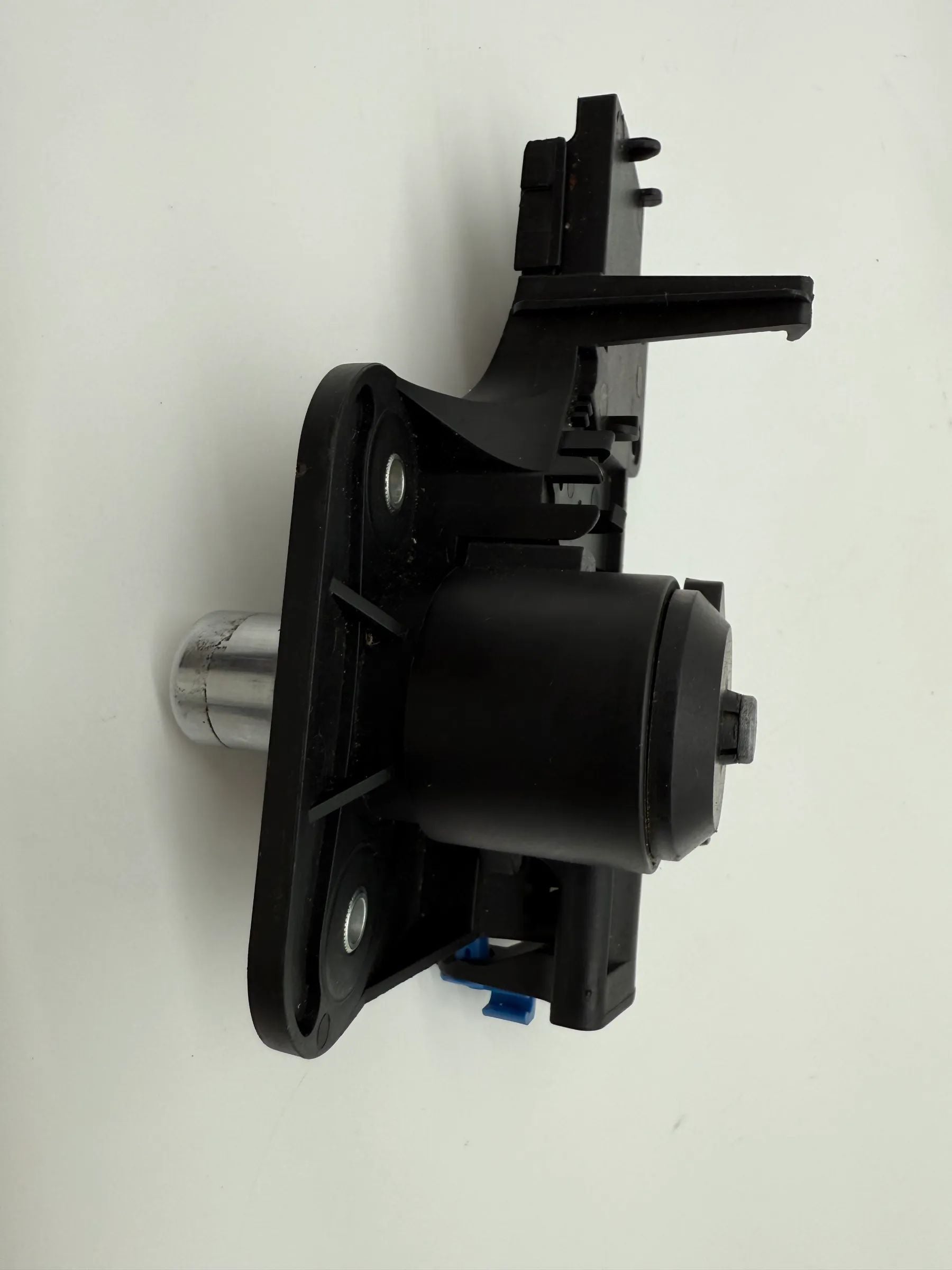 Serrure de hayon moteur de réglage 90534783 / 24460839 Opel Meriva A 03