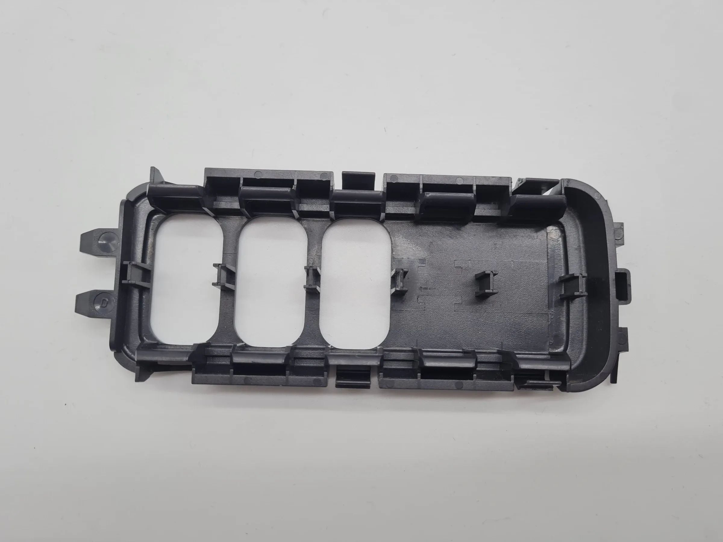 Original Mercedes-Benz A-Klasse (W168) Rahmen Blende Einparkhilfe A1685450191