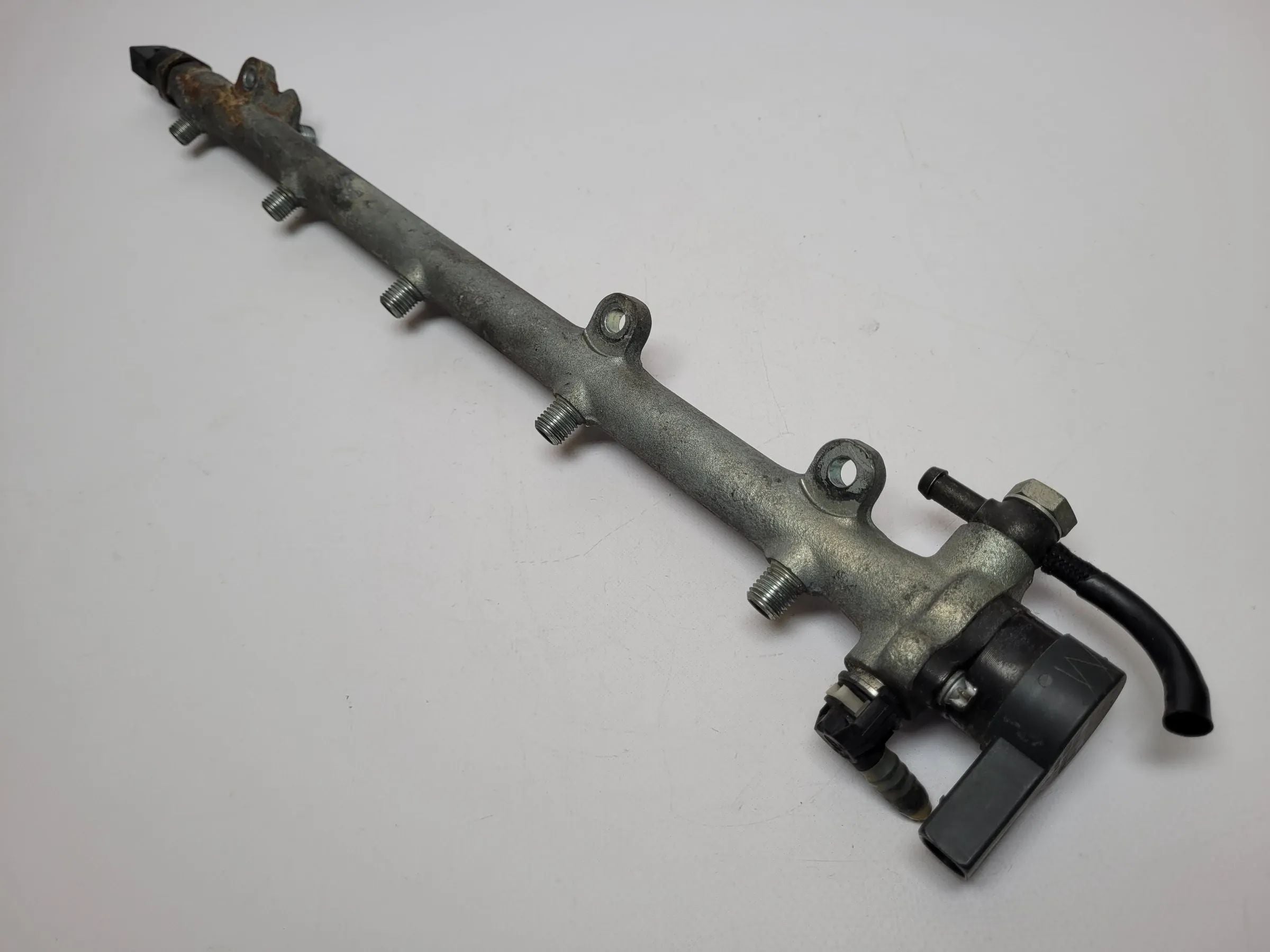 Original Mercedes C-Klasse Verteilerrohr Kraftstoff/Commonrail A6120700095