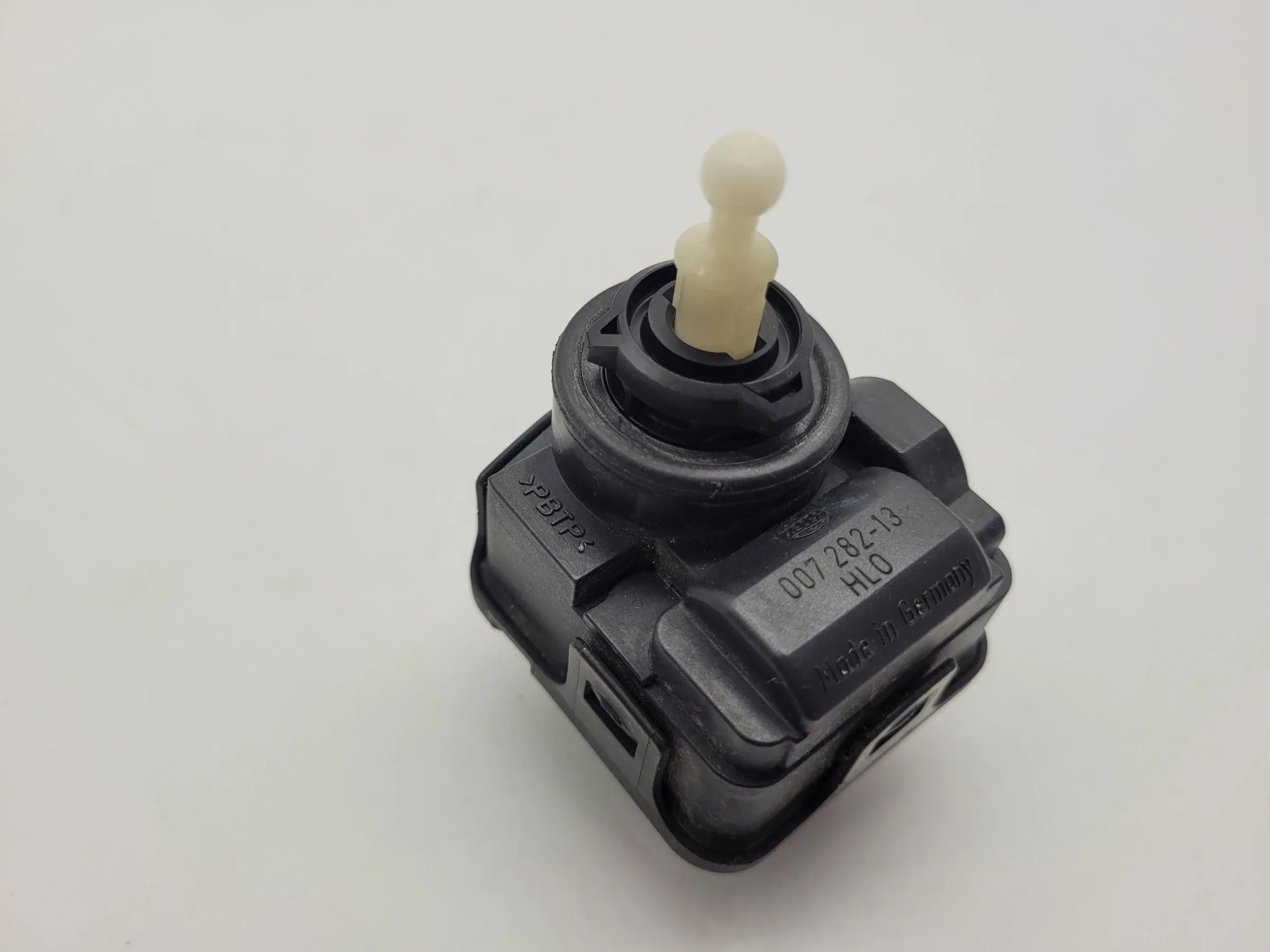 Original Audi A3 (8L1) Scheinwerfer Stellmotor LWR L/R 8L0941295