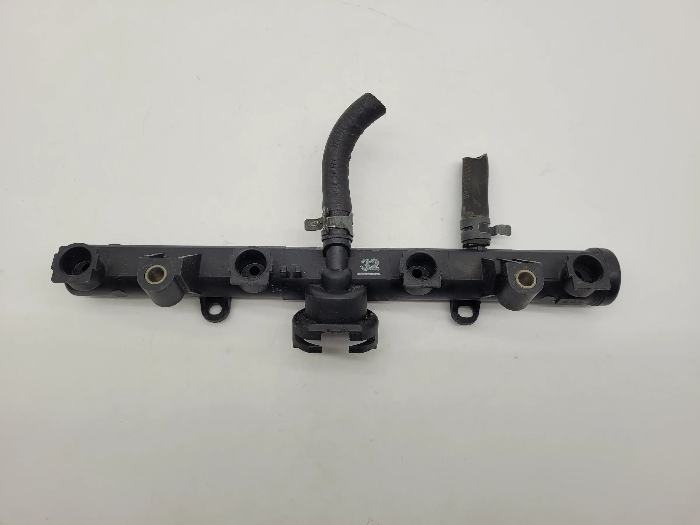 Original VW/Seat Polo/Lupo/Caddy/Arosa/Inca Kraftstoffverteiler 030133319AA