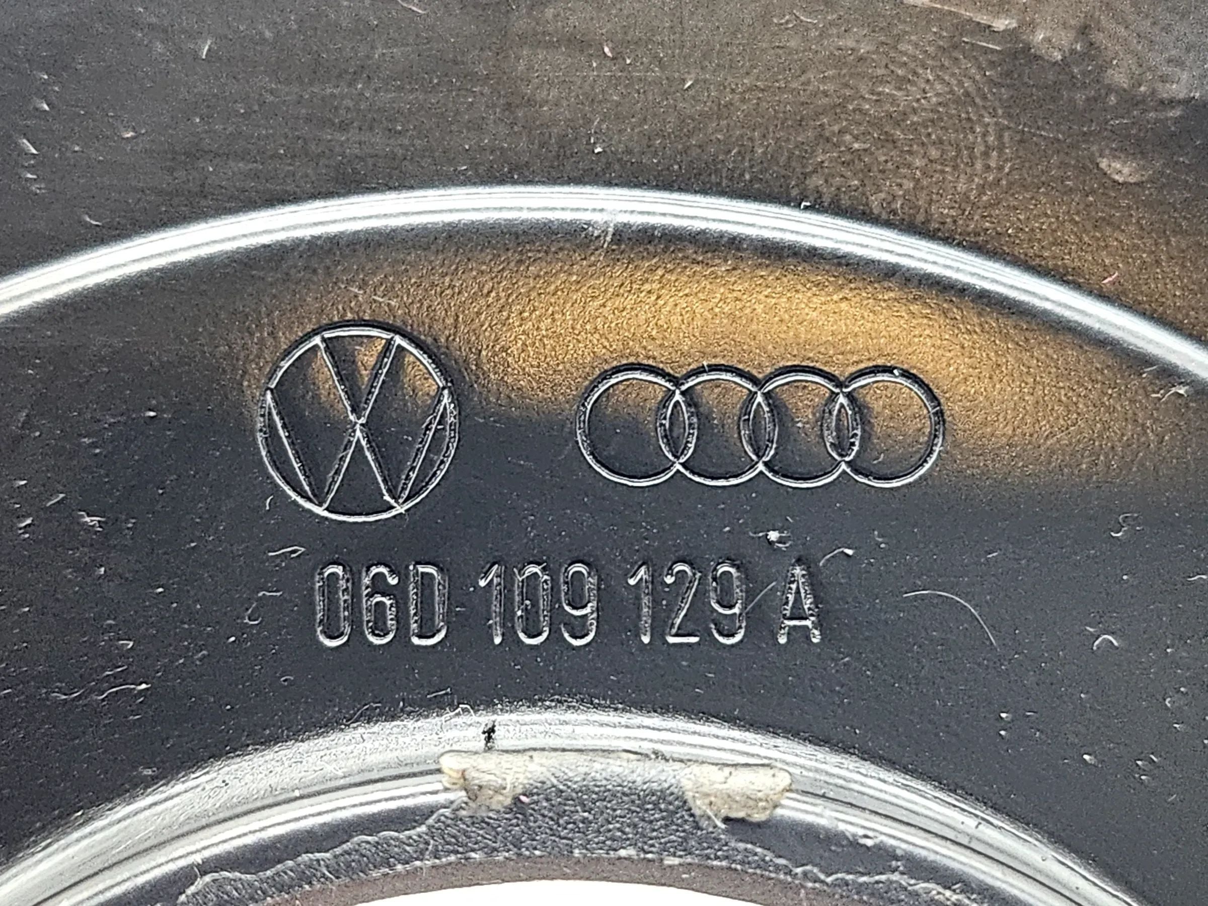 Original Audi A3 A4 2,0 FSI  AWA Zahnriemenabdeckung 06D109129A