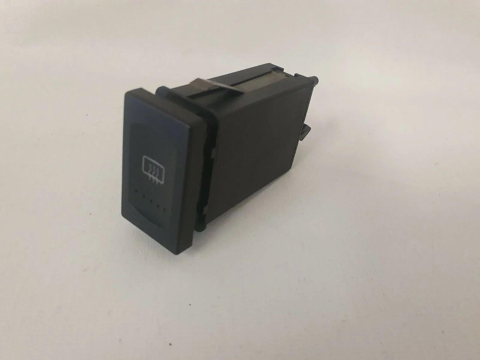 original  VW Passat 3B  - Schalter Heckscheibenheizung Heckscheibe  3B0959621B