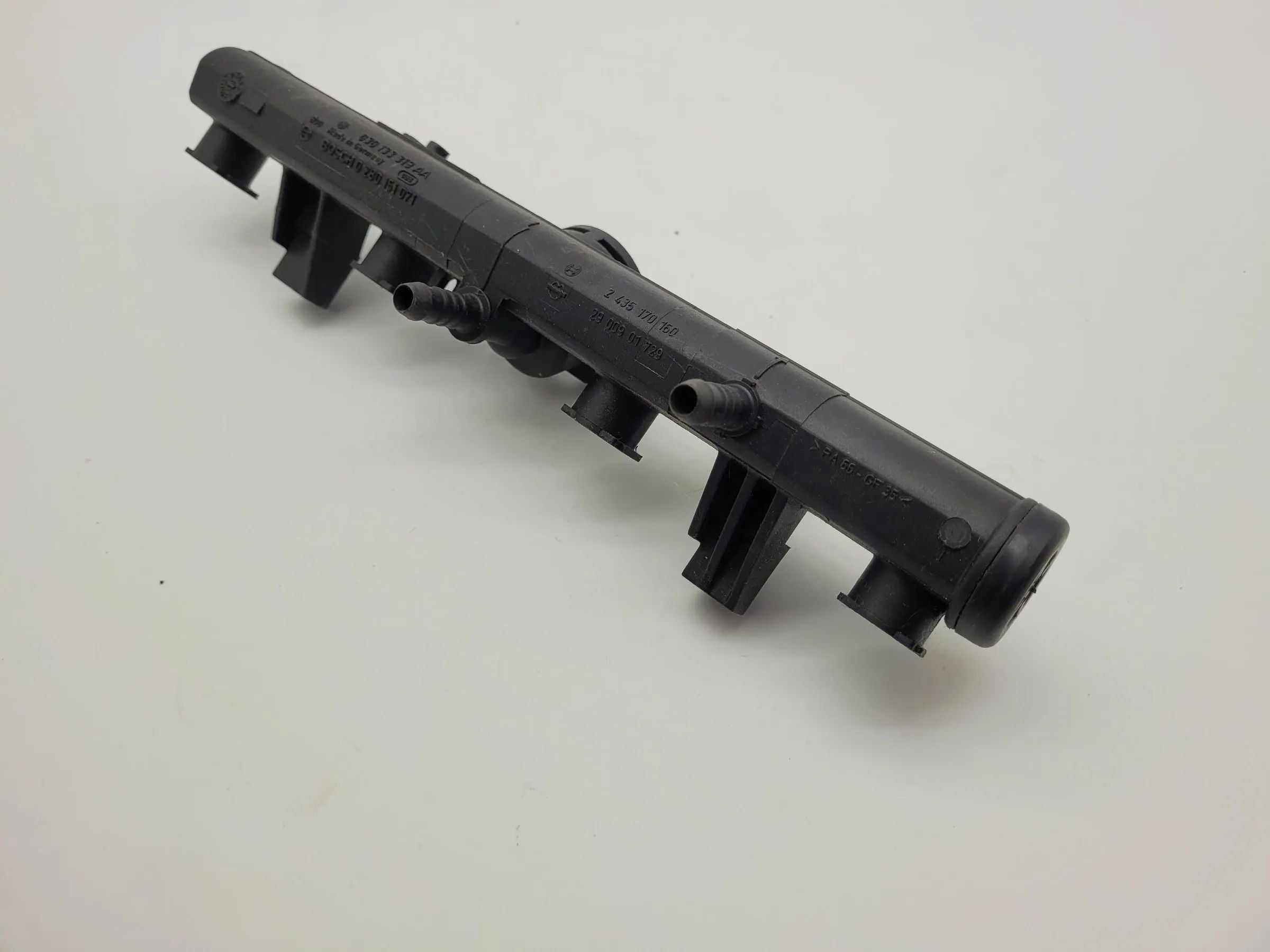 Original VW Polo (6N2) Einspritzleiste 2435170160