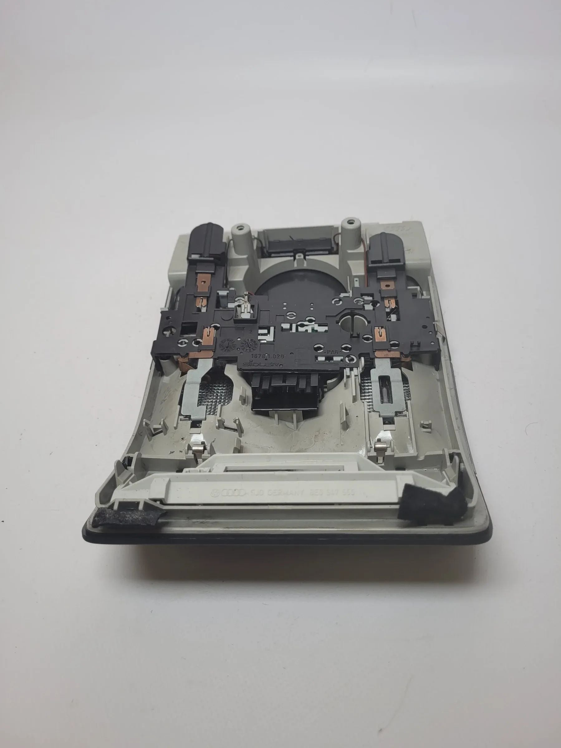 Original Audi A4 (8E/B6/B7) Innenraumleuchte 8E0947565