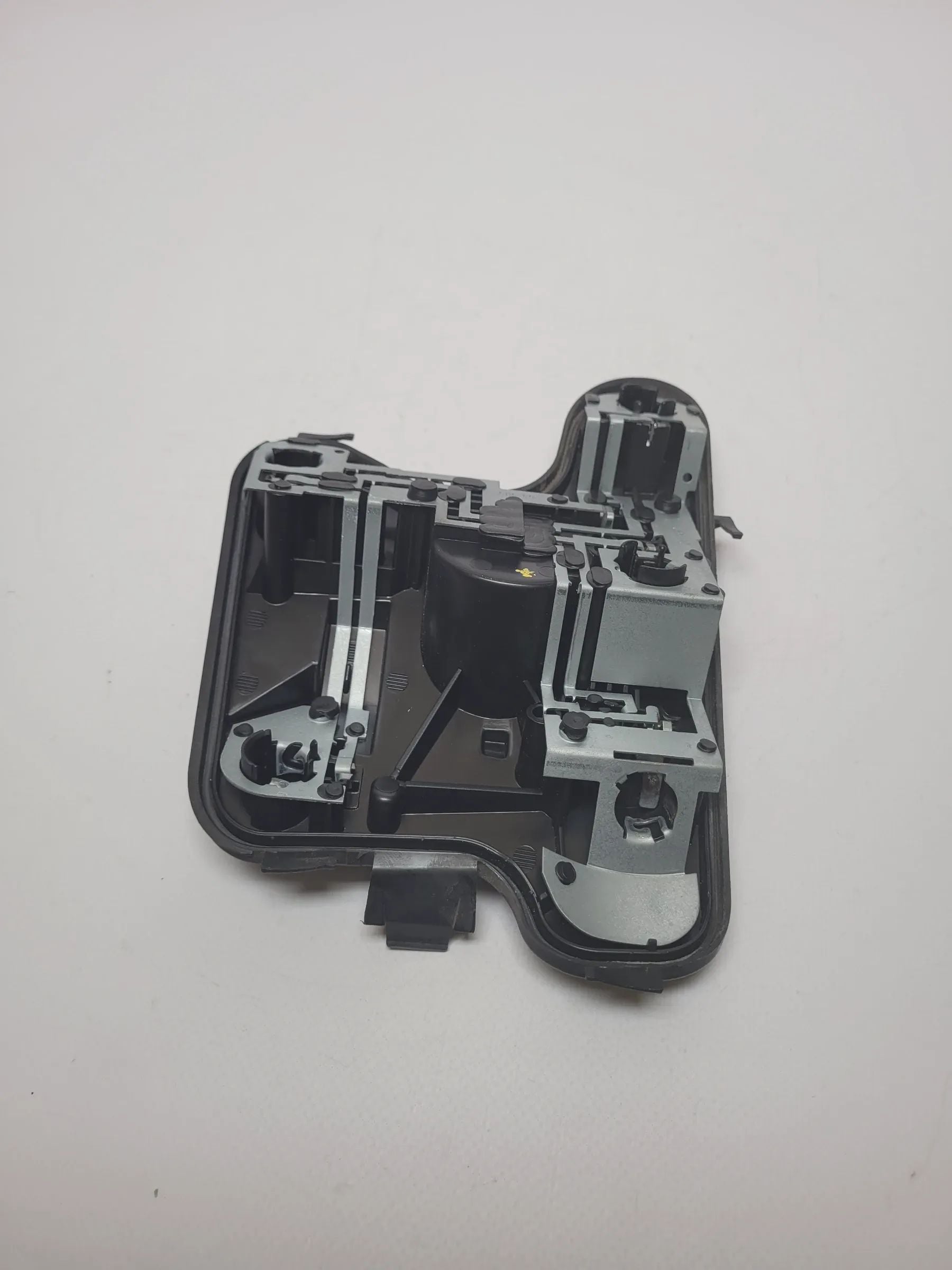 Original Audi A4 (8E2) Lampenträger Links 153947