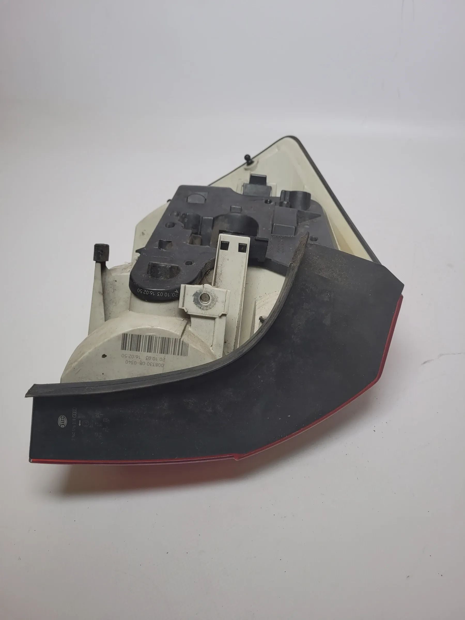 Original Audi A4 (8E2) Rück- & Bremsleuchte Rechts 153948