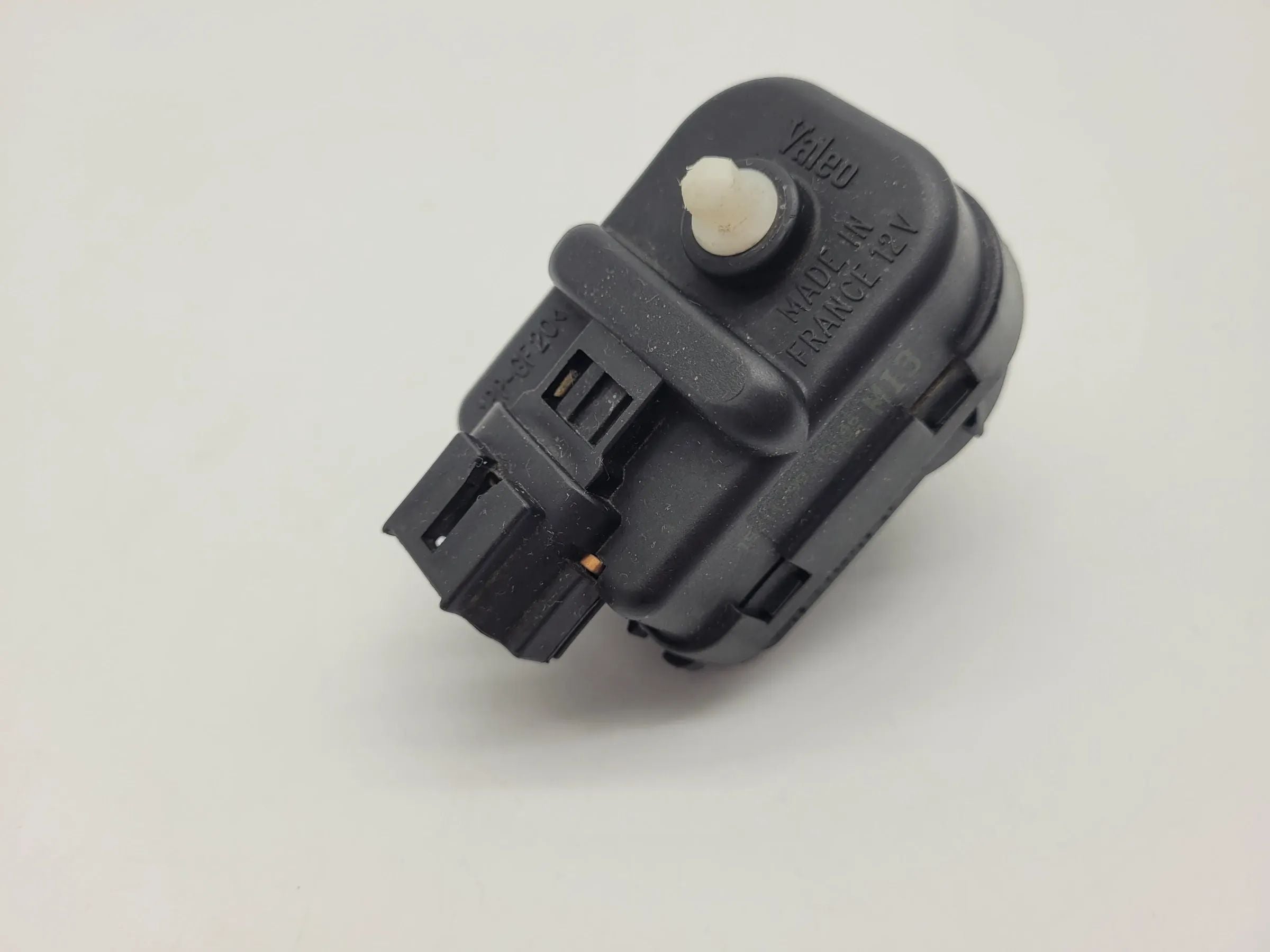 Original Nissan Micra II 2 (K11) Stellmotor LWR Scheinwerfer L/R