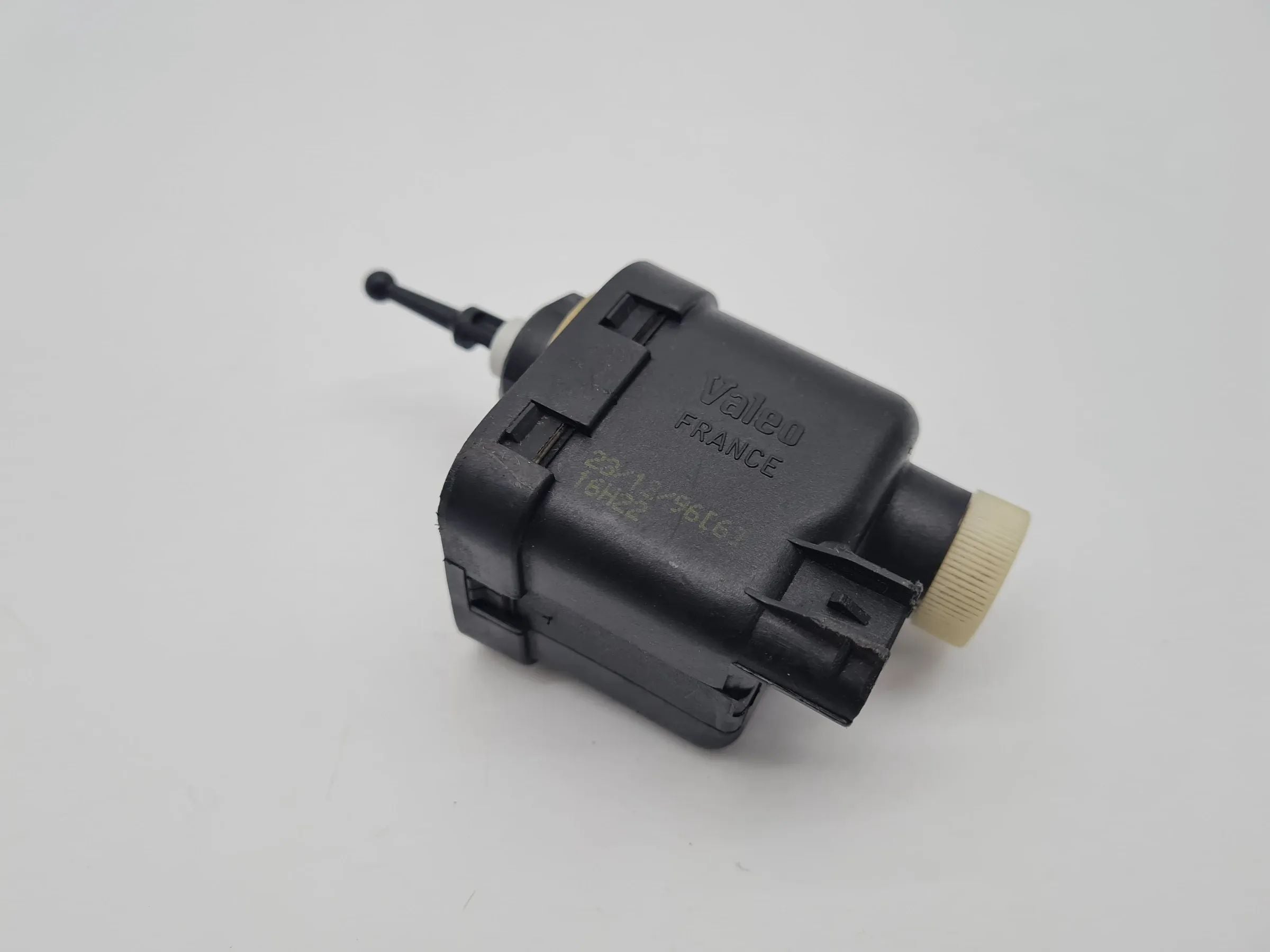 Original Opel Corsa B (S93) Stellmotor LWR Scheinwerfer L/R