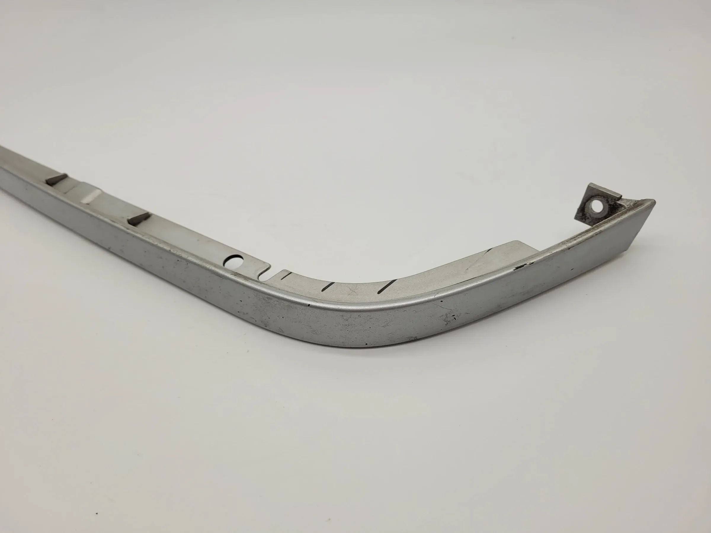 Original Mercedes-Benz C-Klasse (W202) Scheinwerfer Leiste/Blende L. A2028260577
