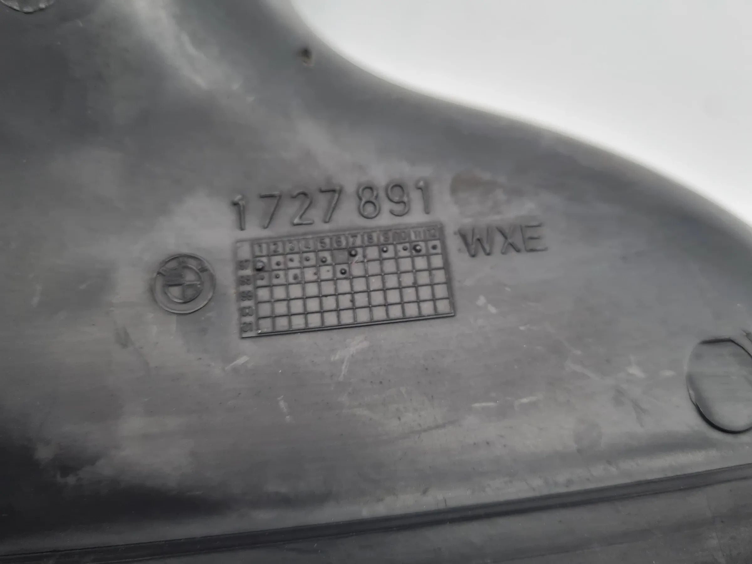 BMW E36 316i 318i Ansaugrohr Ansaugstutzen 1727891