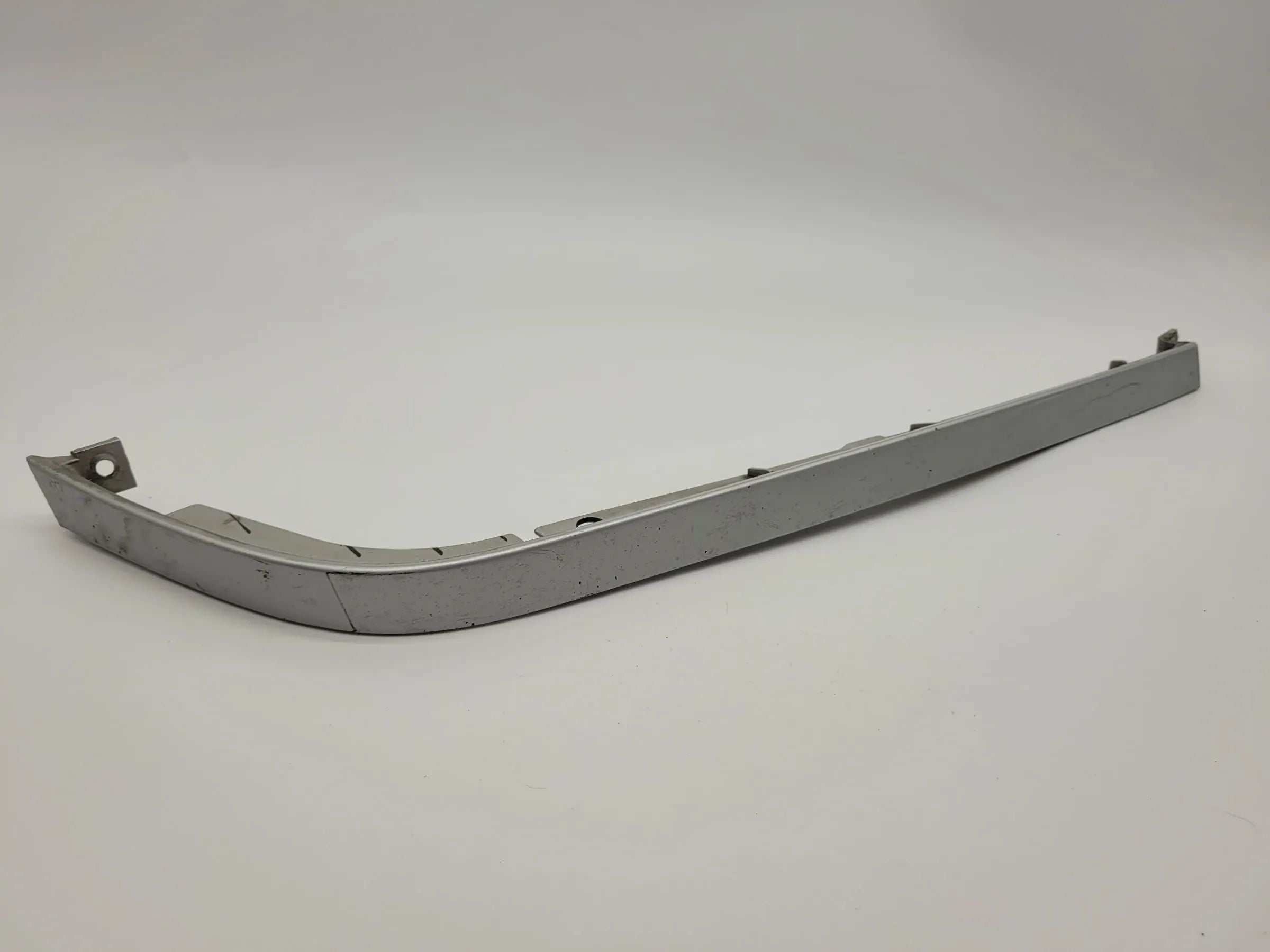 Original Mercedes-Benz C-Klasse (W202) Scheinwerfer Leiste/Blende R. A2028260877