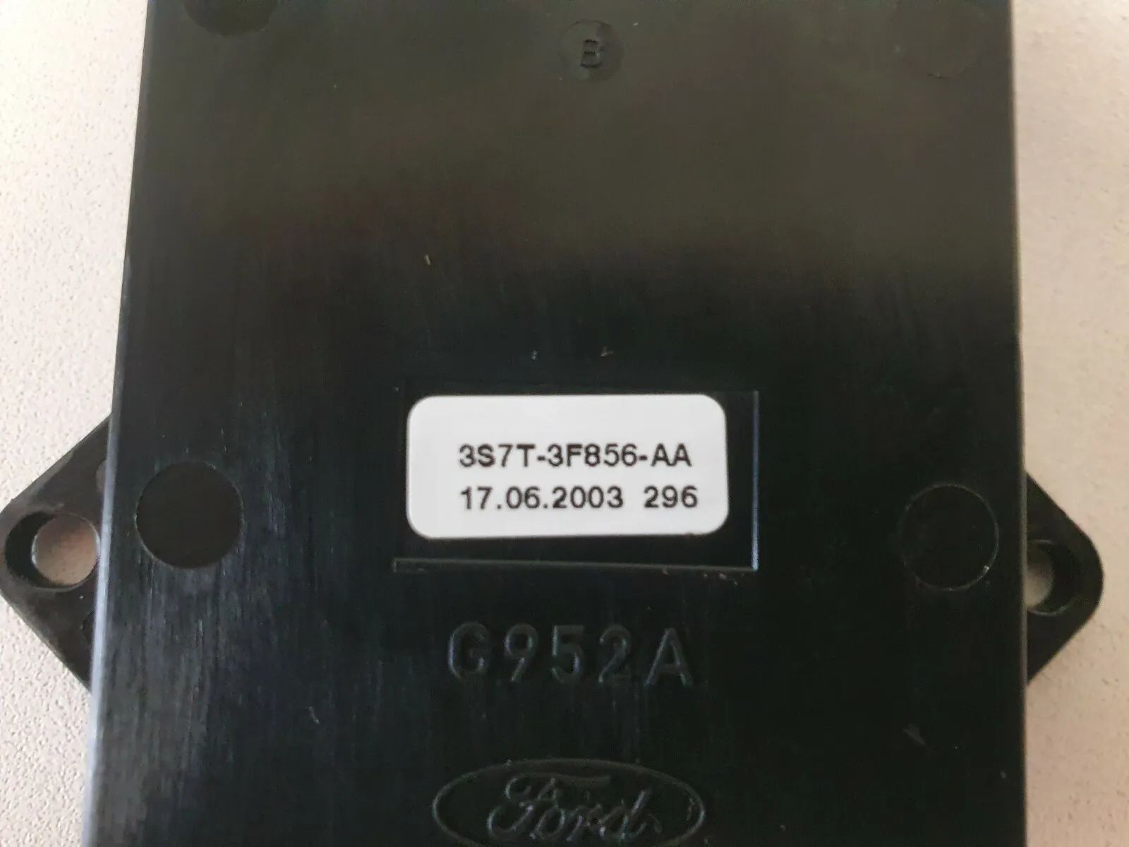 อะไหล่แท้ Ford Mondeo III กล่องควบคุมที่ปัดน้ำฝน 3S7T-3F856-AA