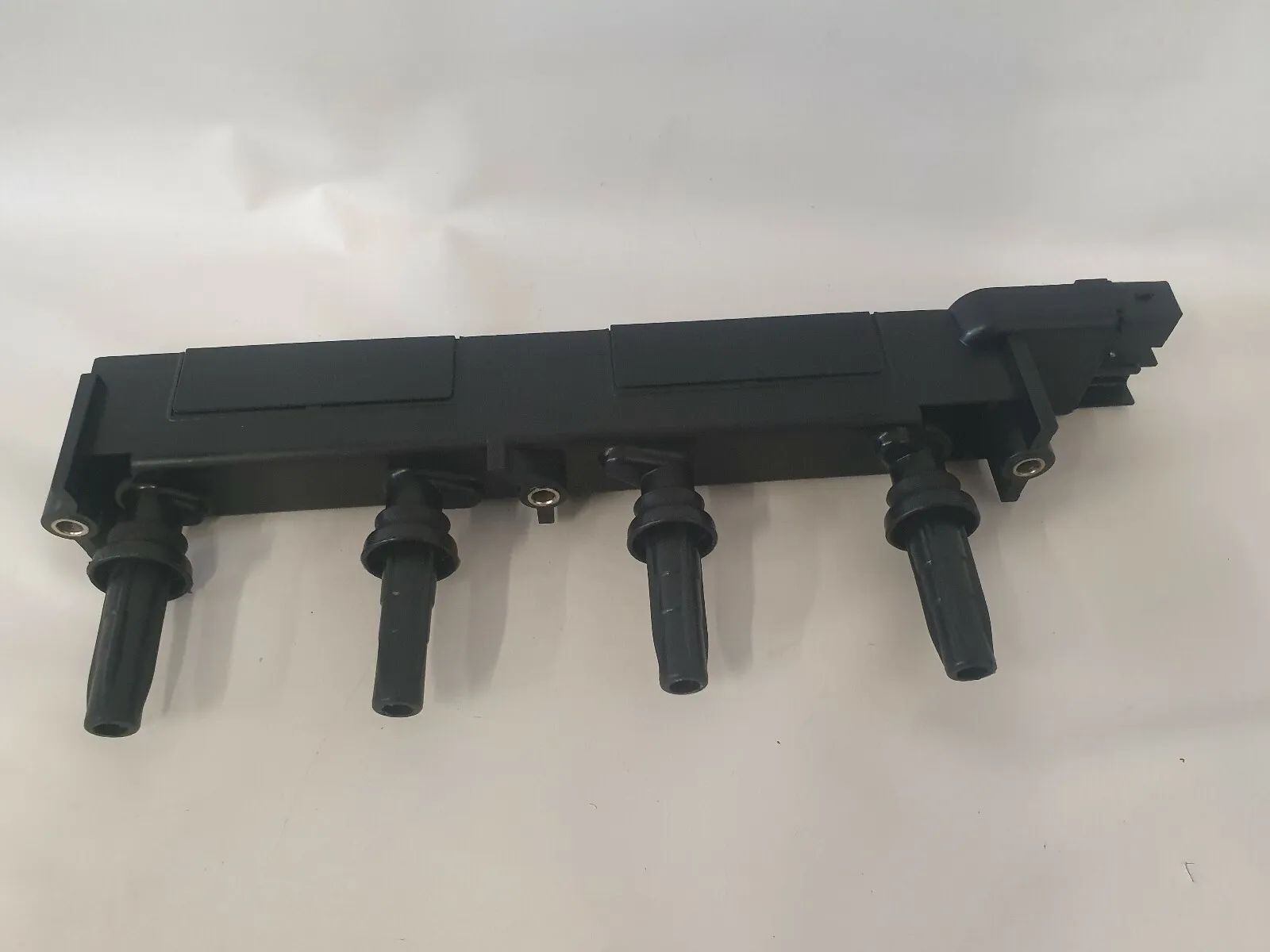 อะไหล่แท้ (OEM) คอยล์จุดระเบิด Bremi 20320 5970755 สำหรับ Citroen Peugeot 1.8 2.0 16v