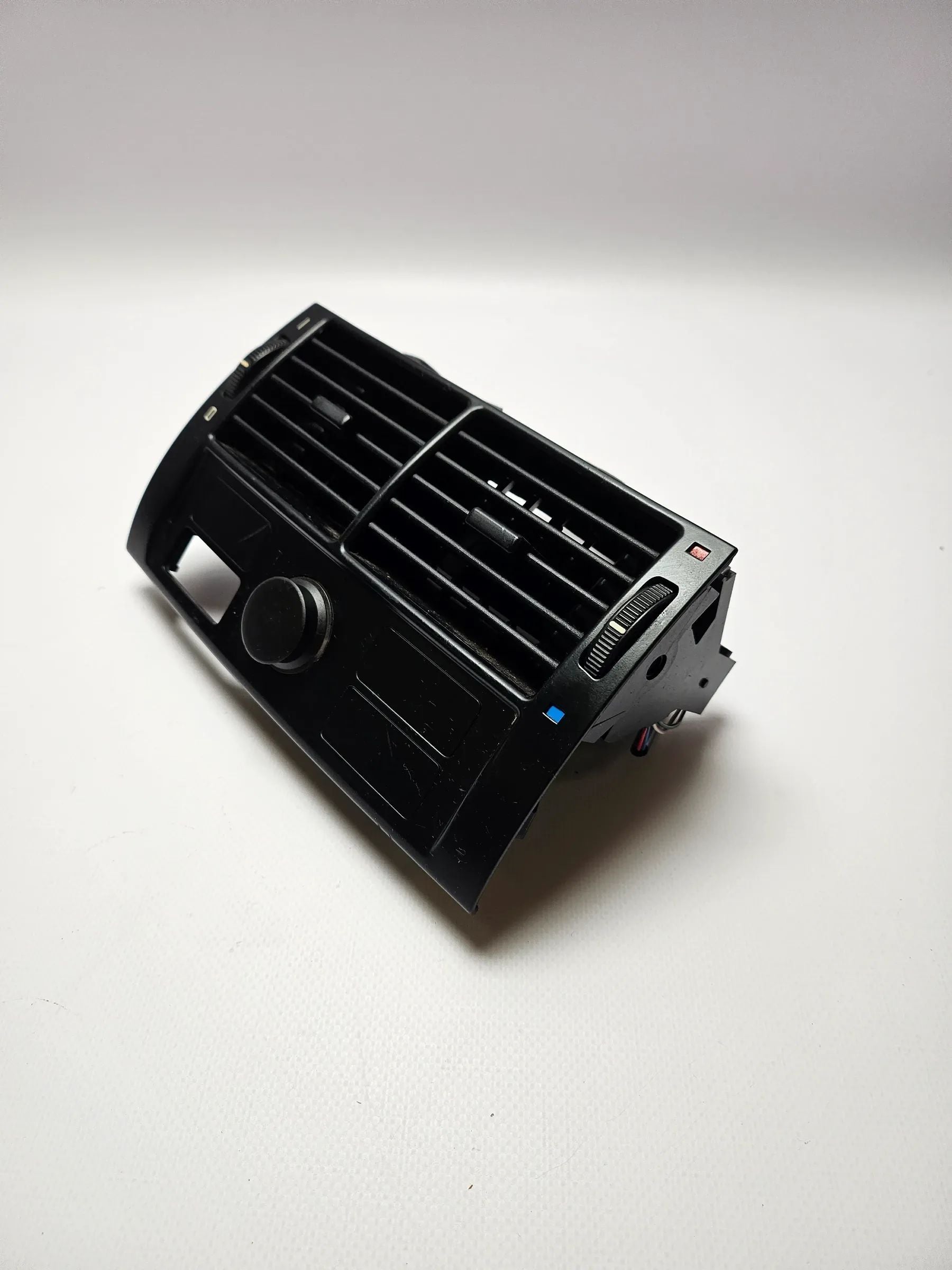 Fresh air grill automatic climate control BMW X5 E53 3.0i 3.0d 4.4i 4.6is 4.8is 8370910 
